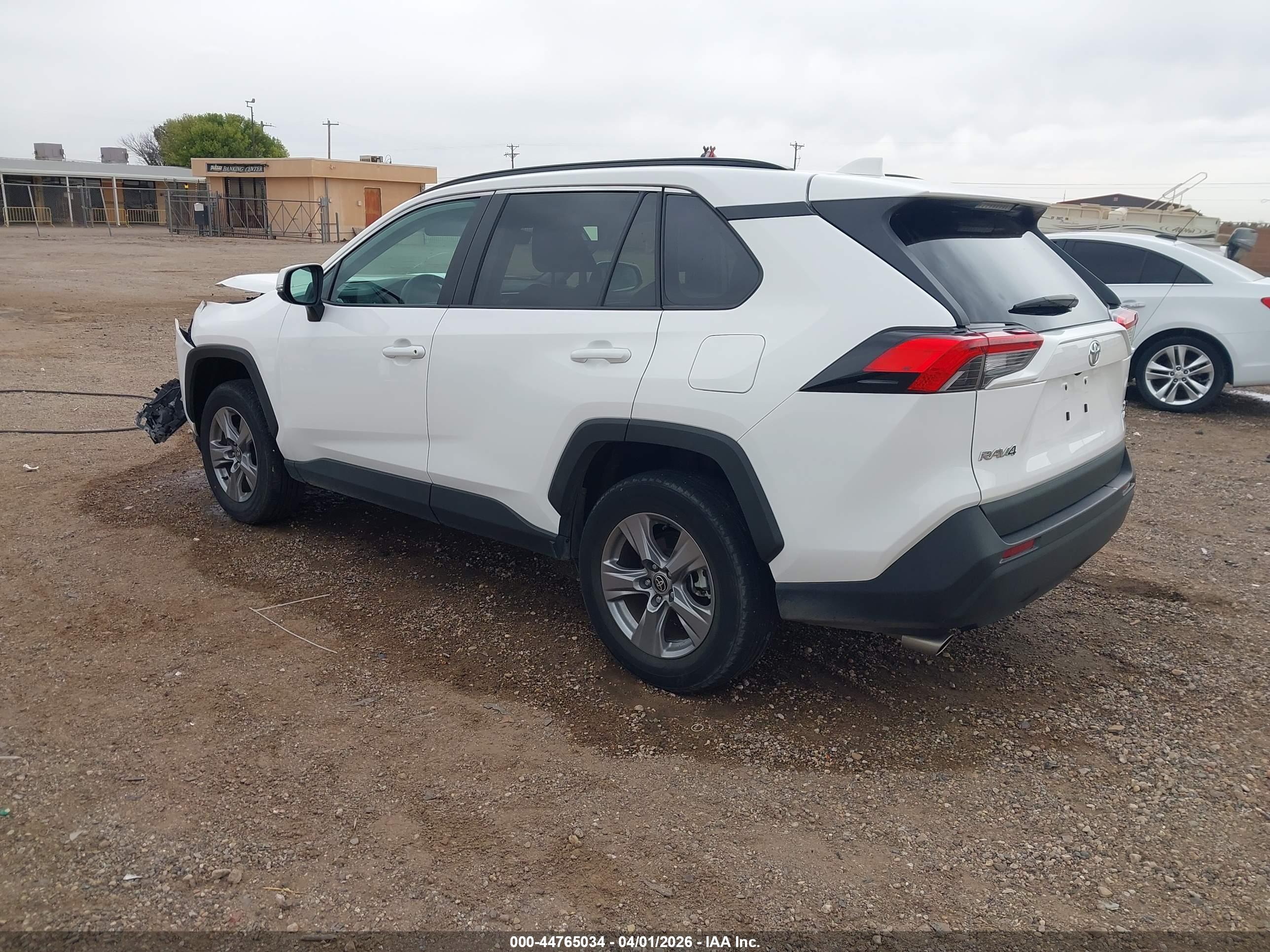 TOYOTA RAV4 image 3