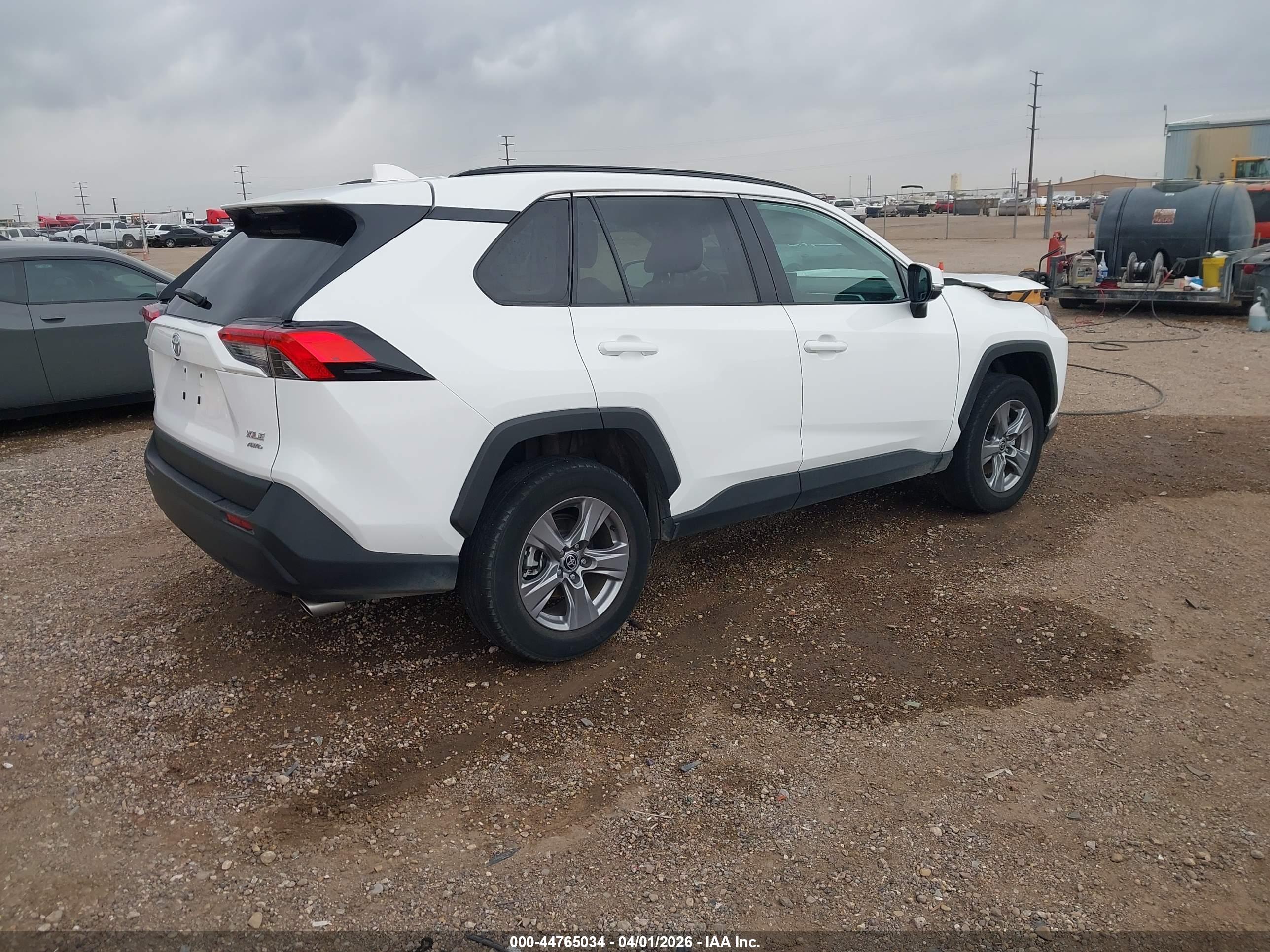 TOYOTA RAV4 image 4