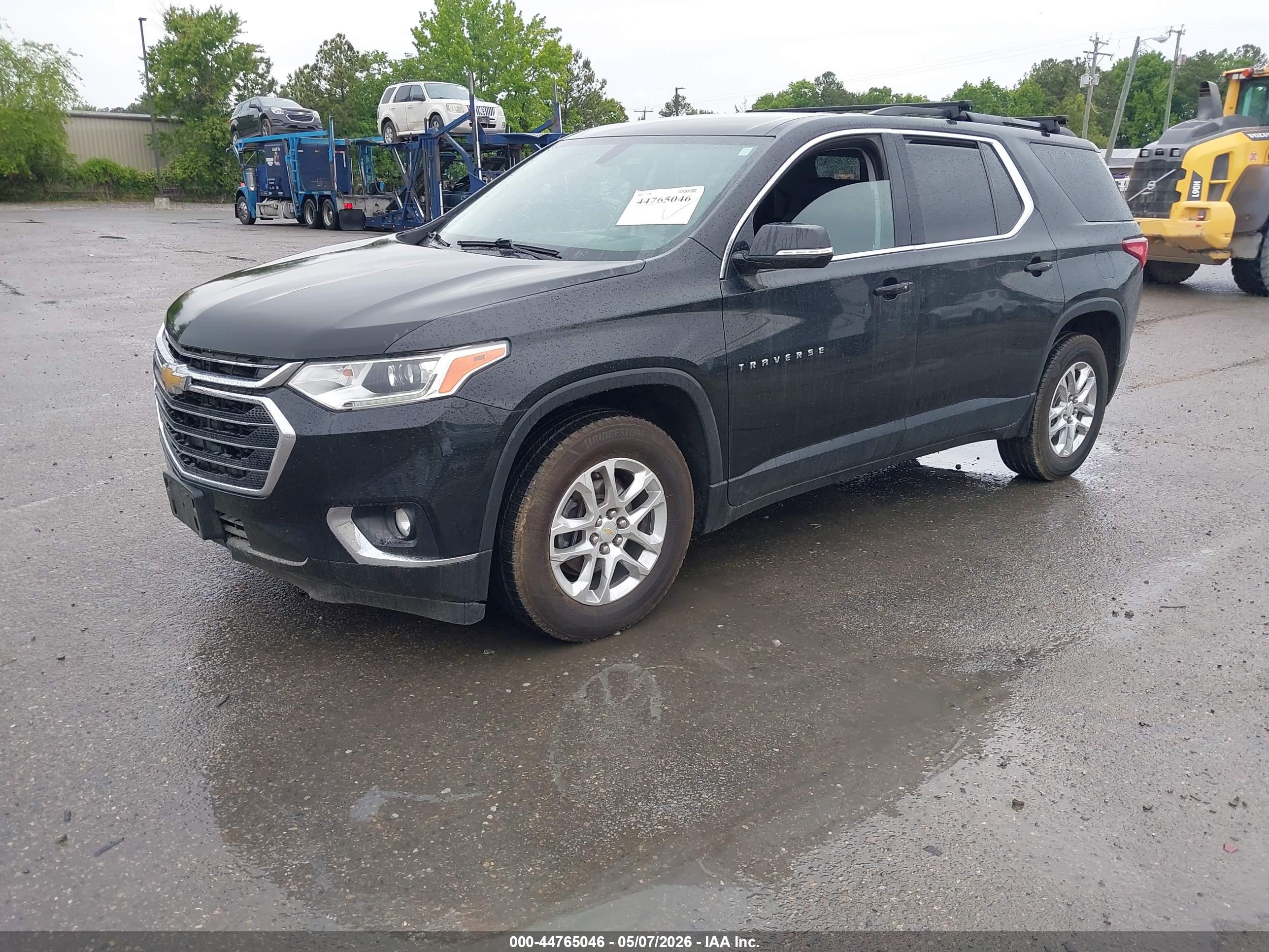 CHEVROLET TRAVERSE image 2
