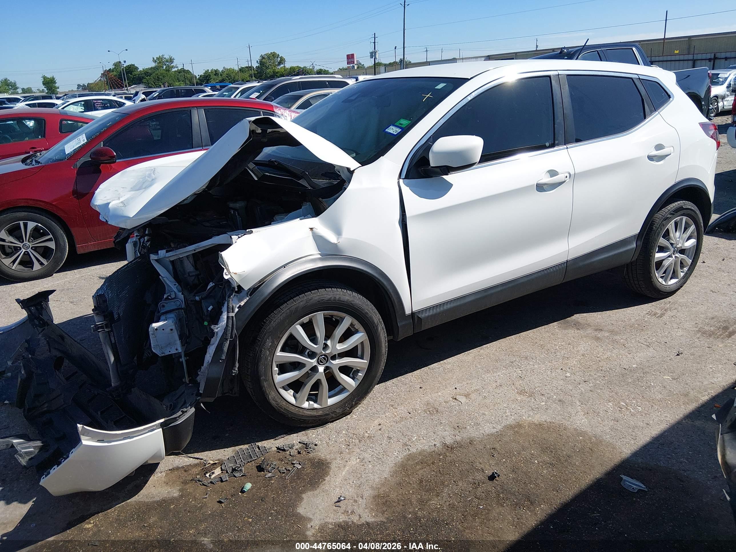 NISSAN ROGUE image 2