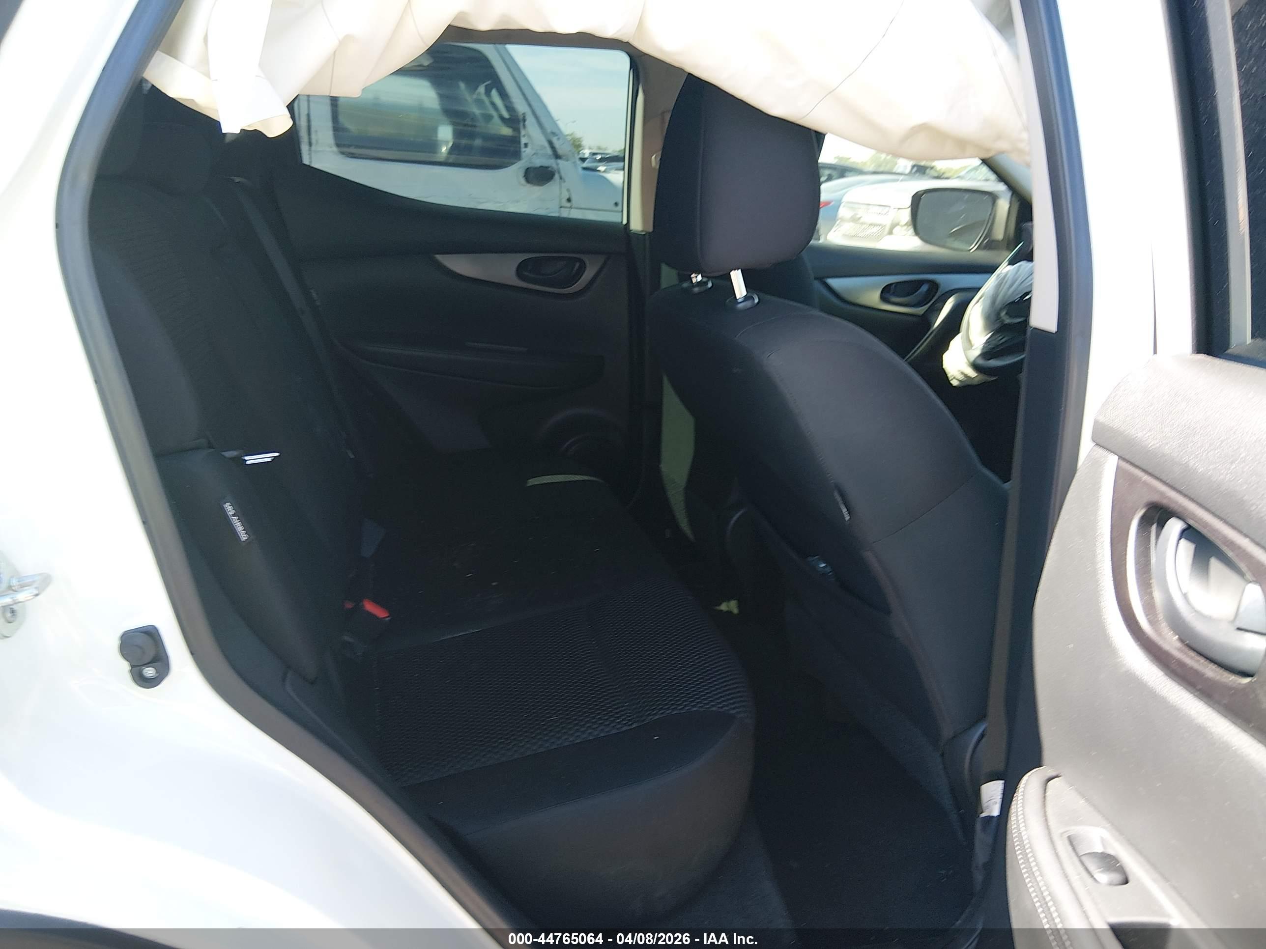 NISSAN ROGUE image 8