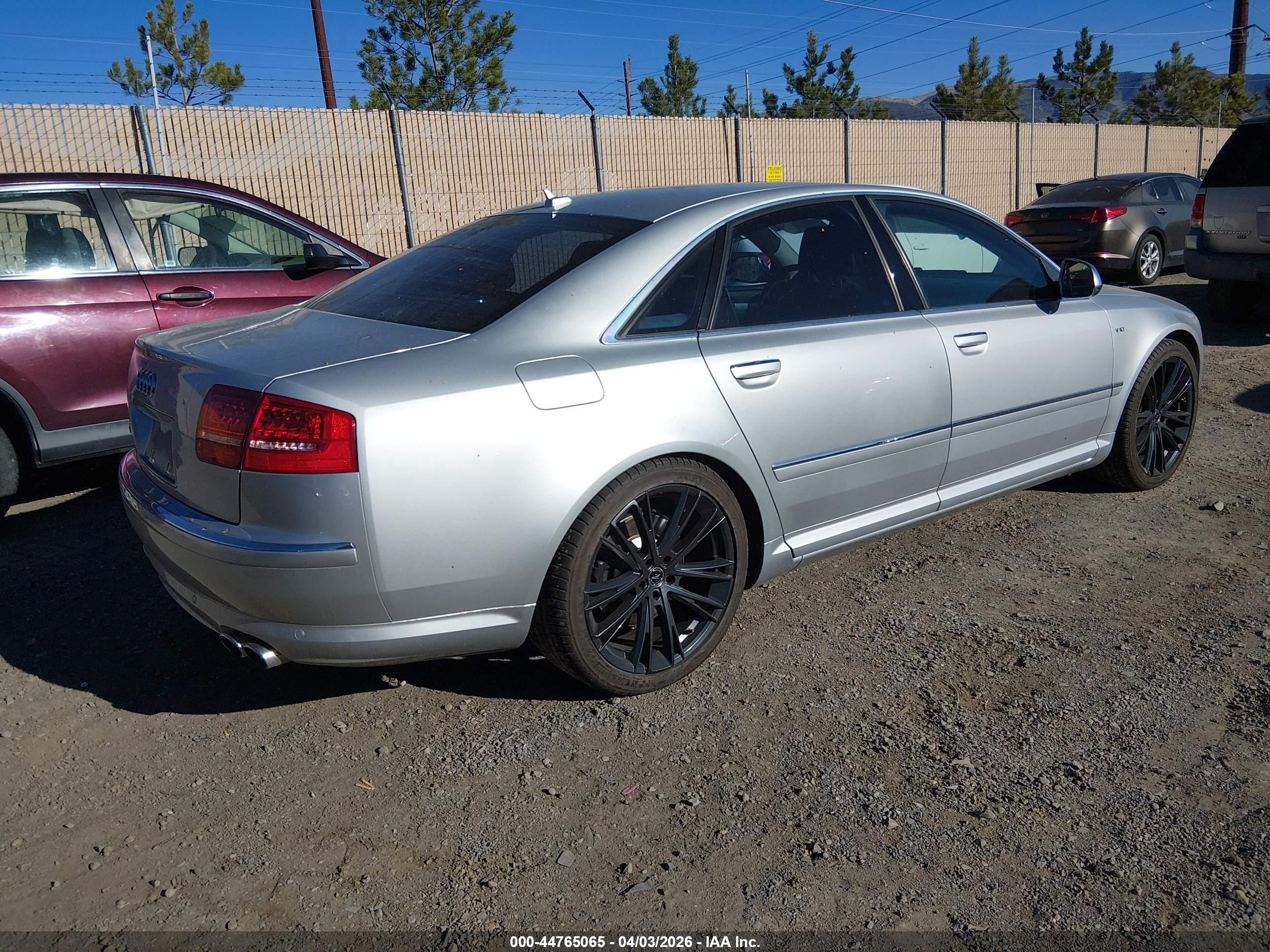 AUDI S8 image 4