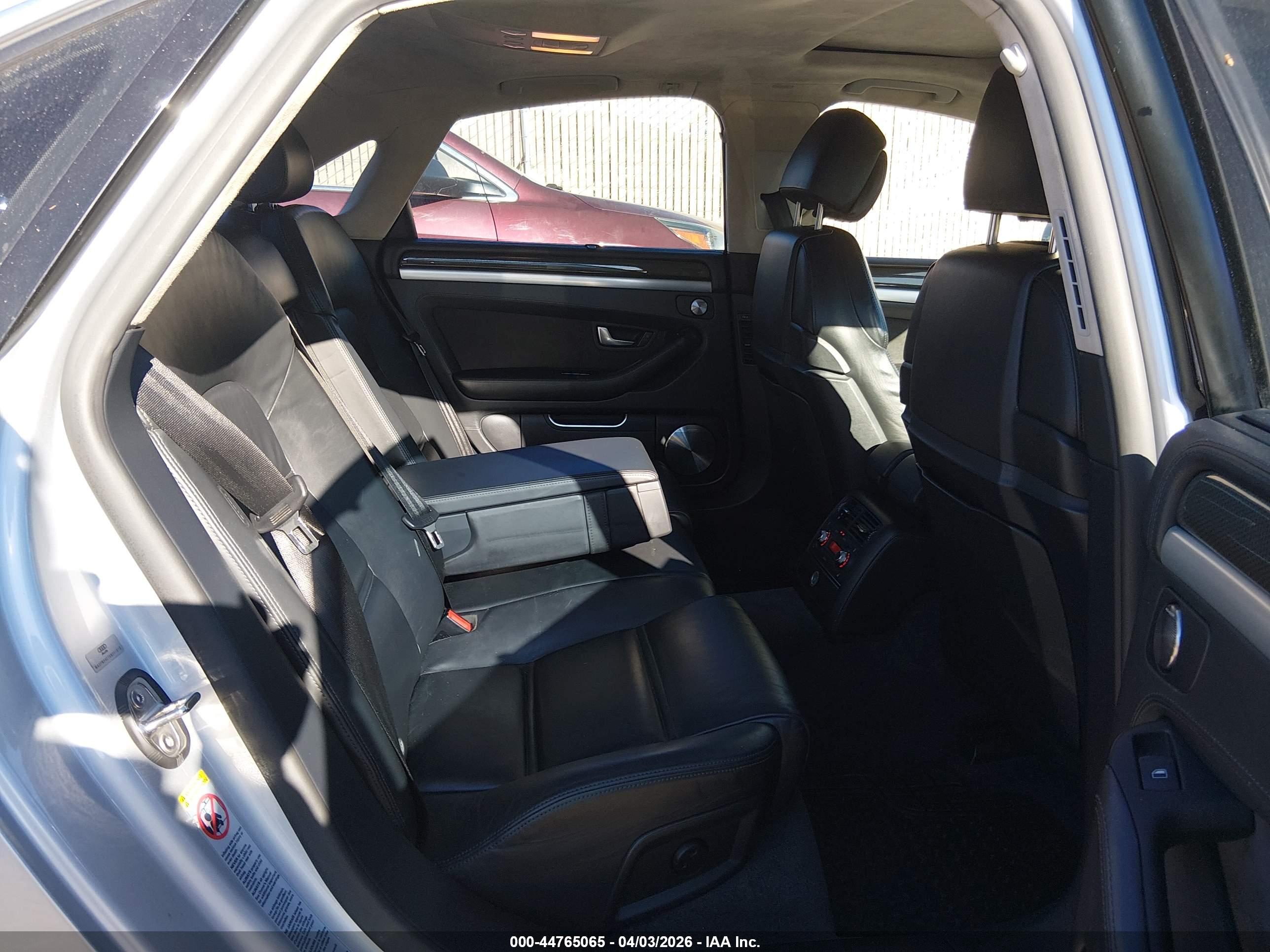 AUDI S8 image 8