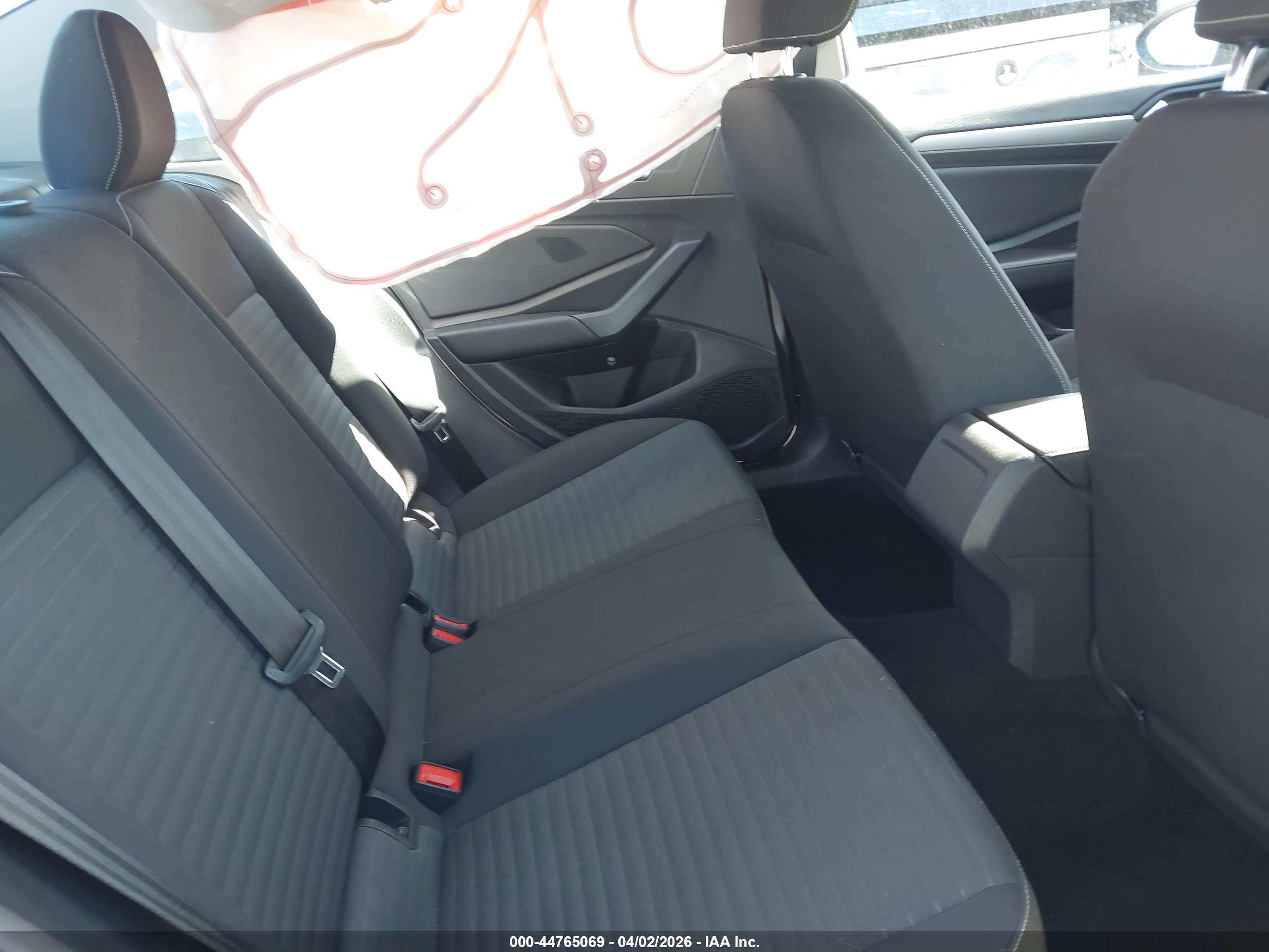 VOLKSWAGEN JETTA image 8