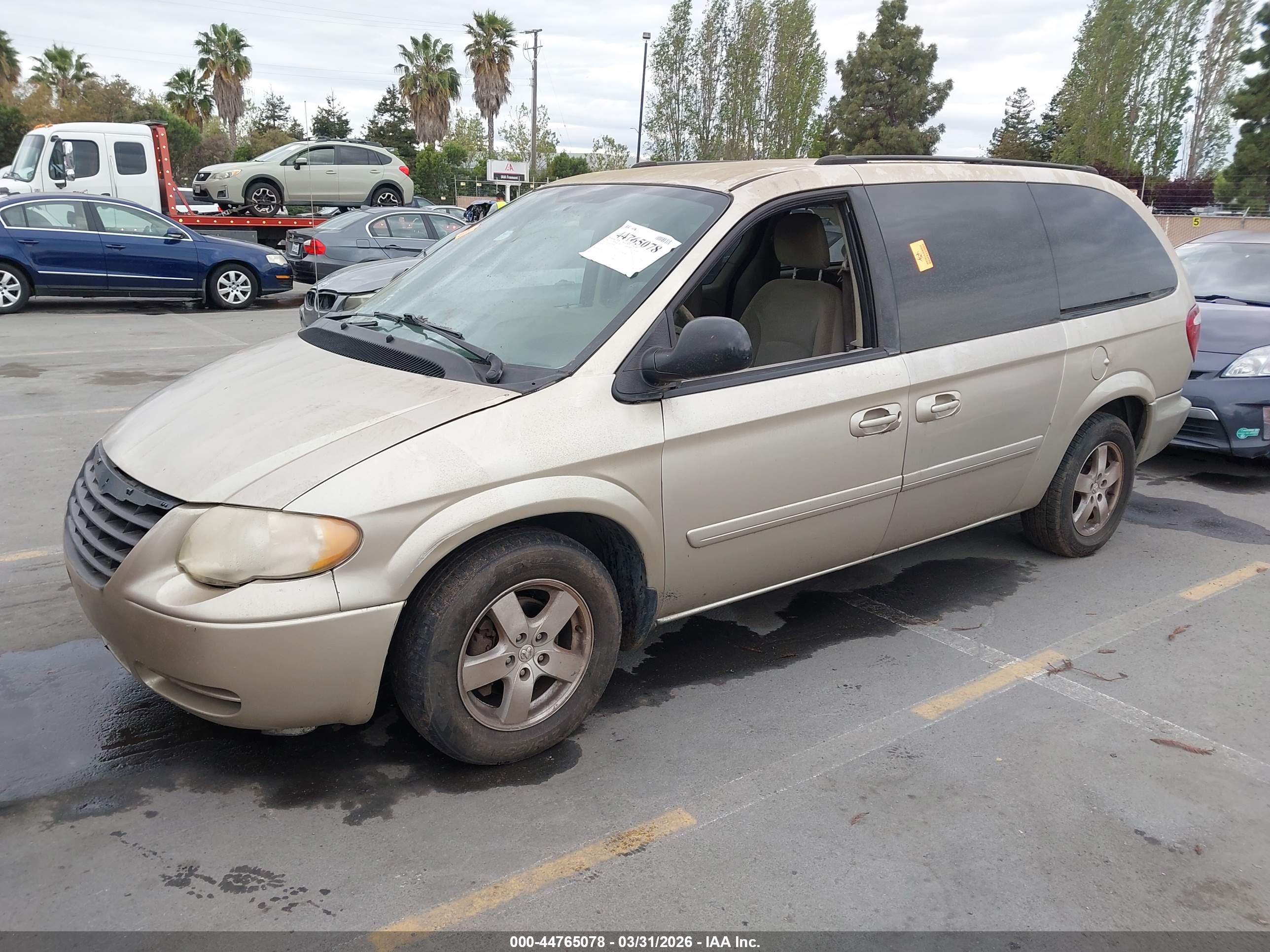 CHRYSLER TOWN image 2