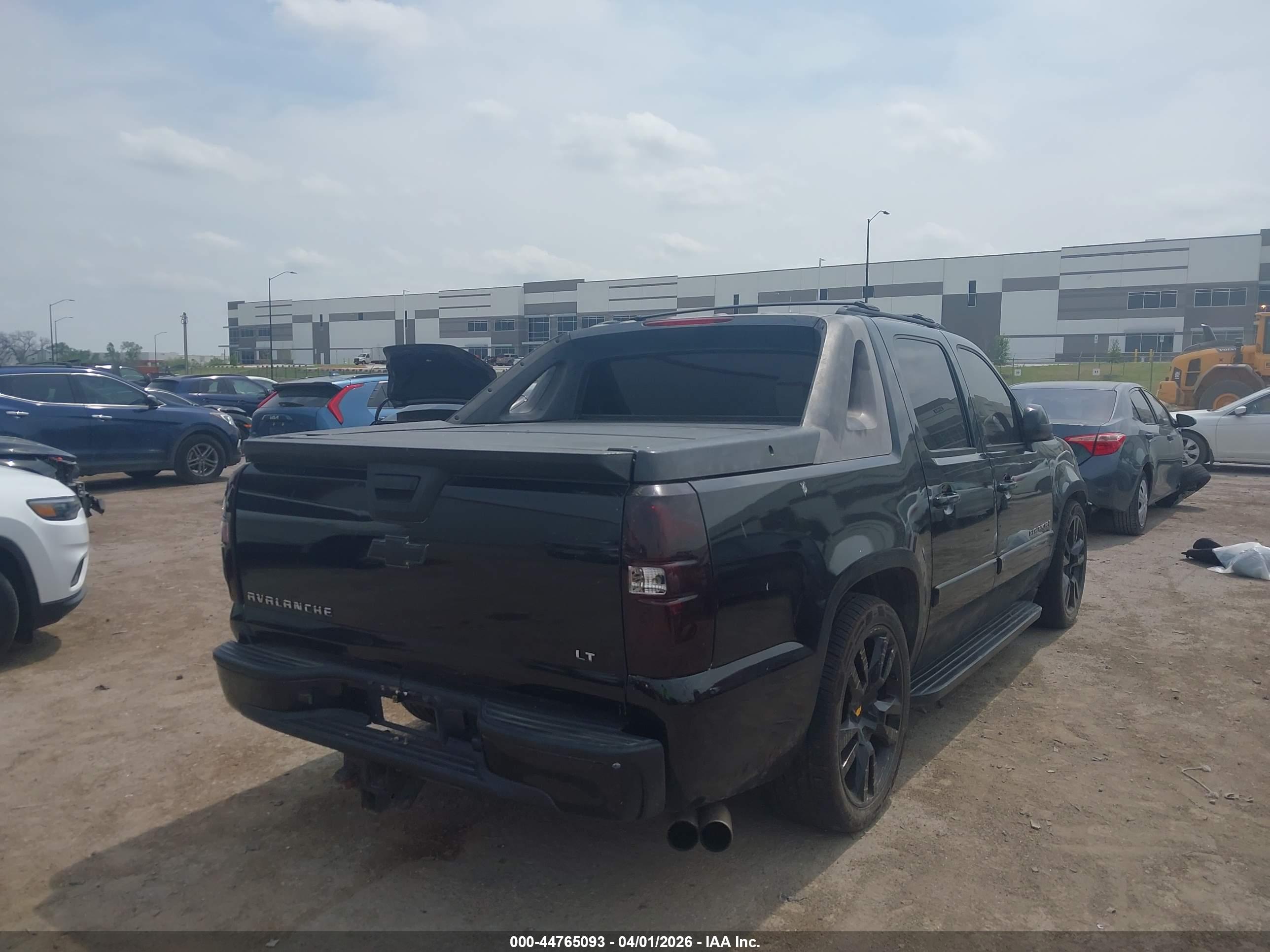 CHEVROLET AVALANCHE image 4