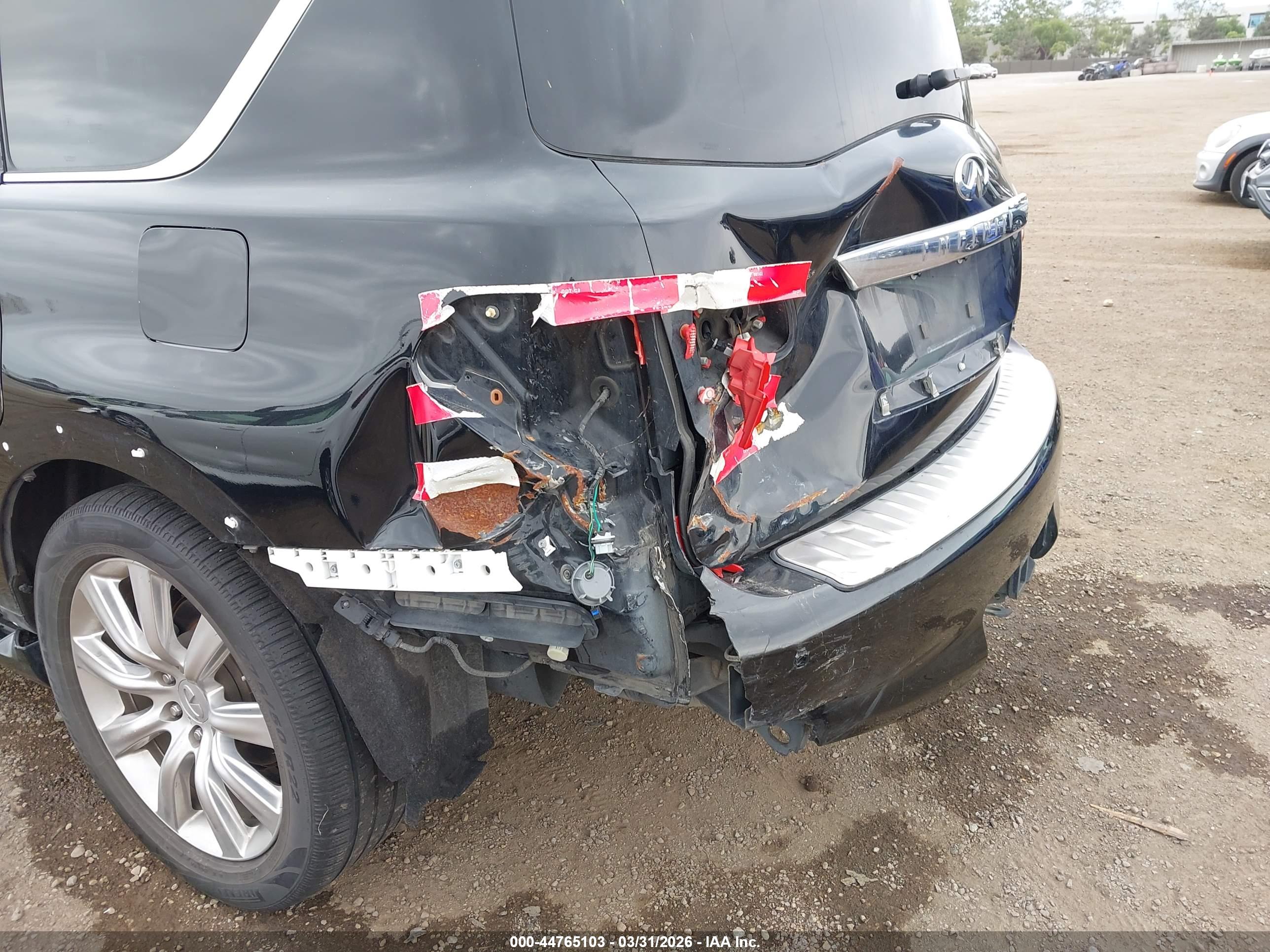 INFINITI QX56 image 6