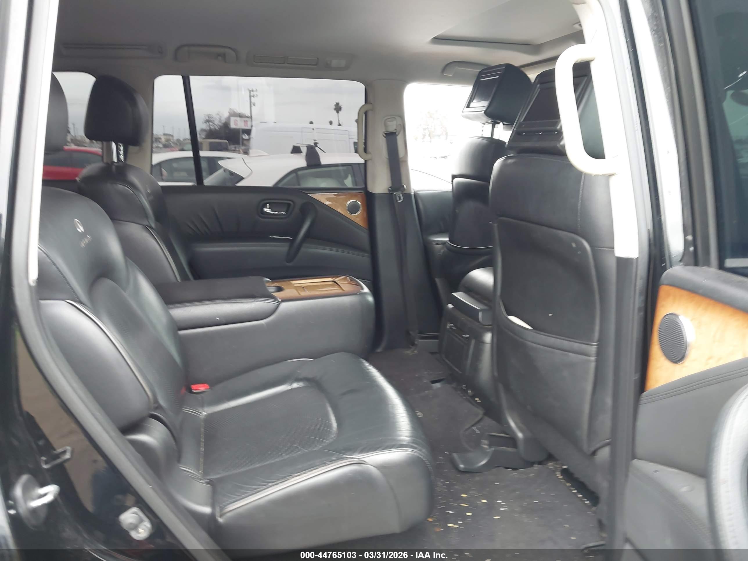 INFINITI QX56 image 8