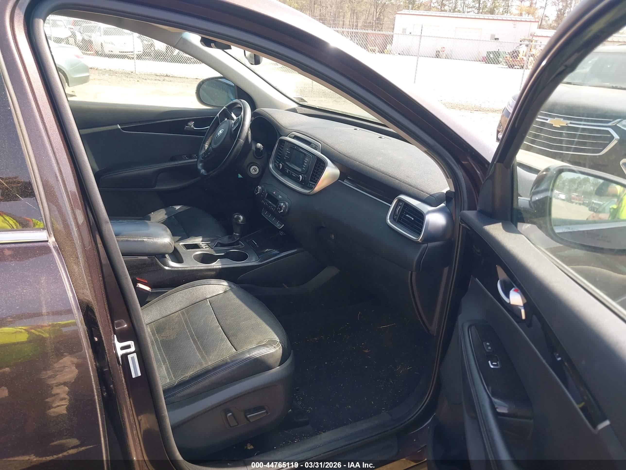 KIA SORENTO image 5