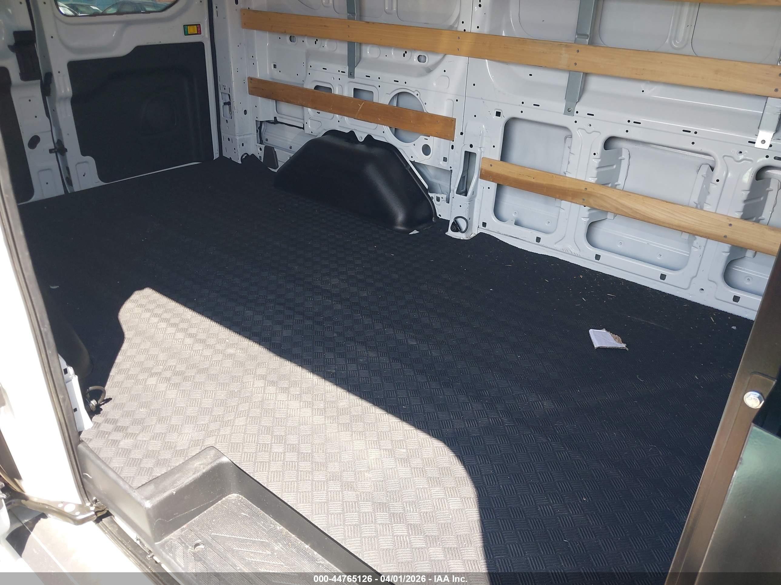 FORD TRANSIT-250 image 8