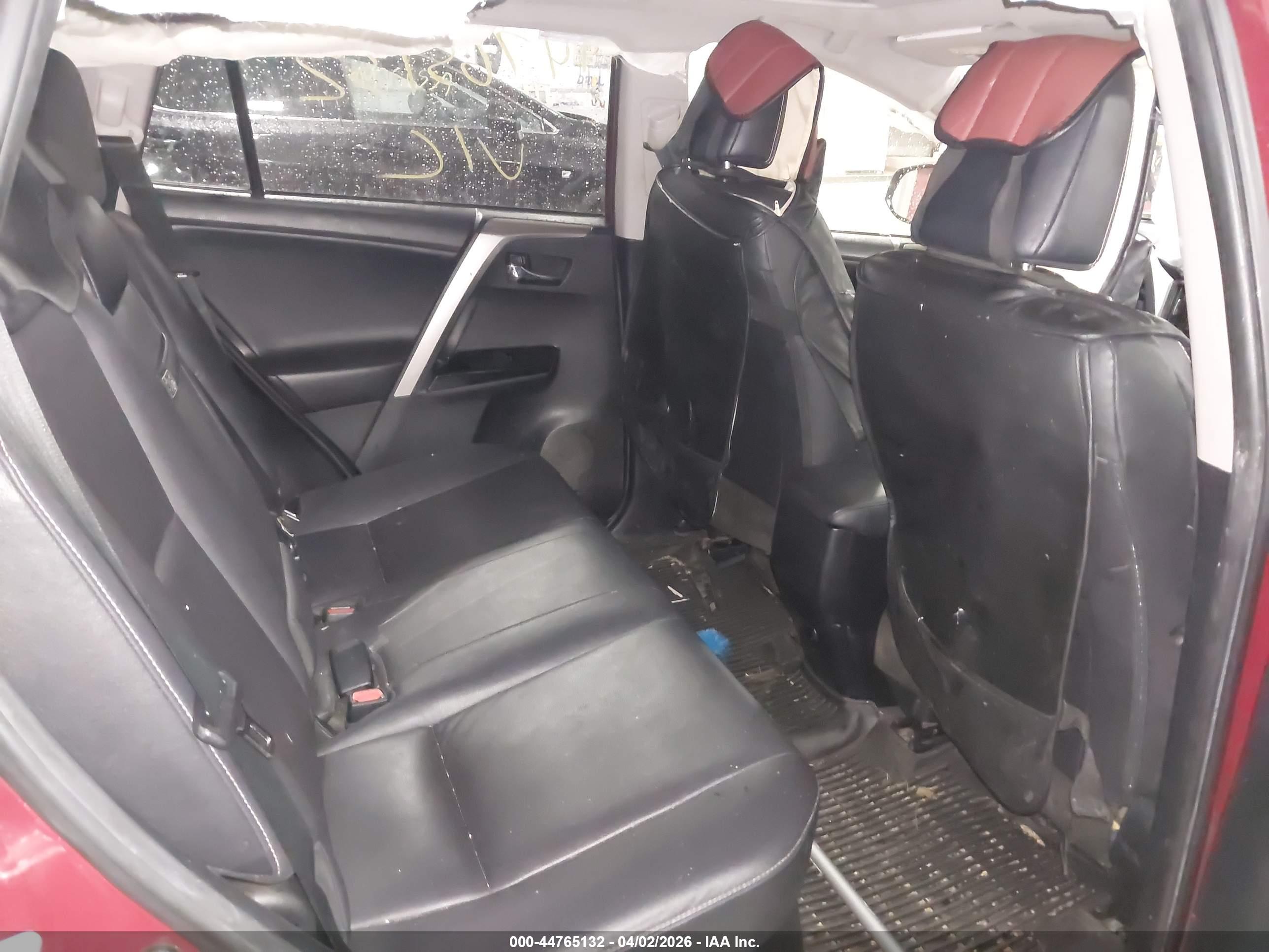 TOYOTA RAV4 image 8