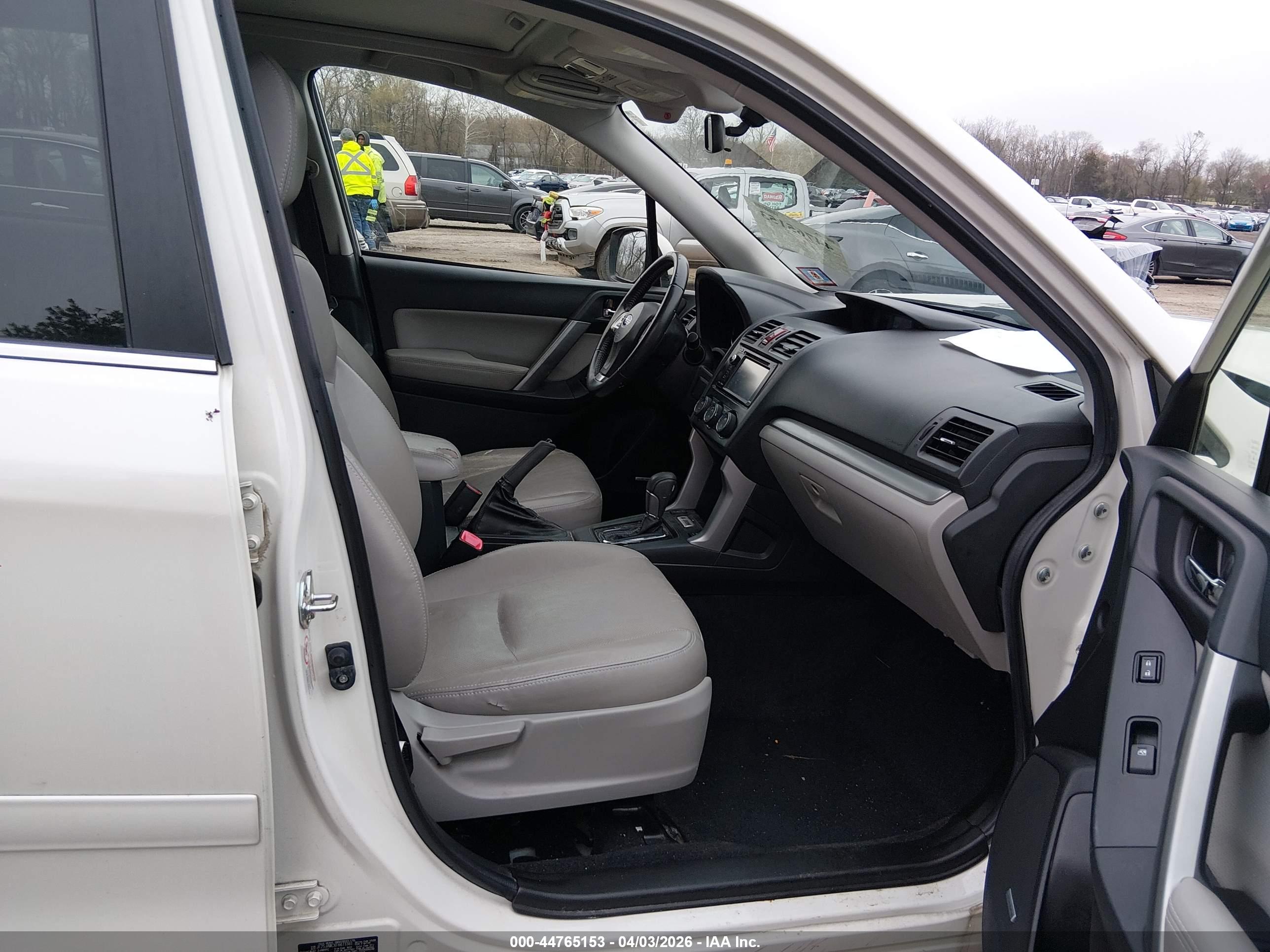 SUBARU FORESTER image 5