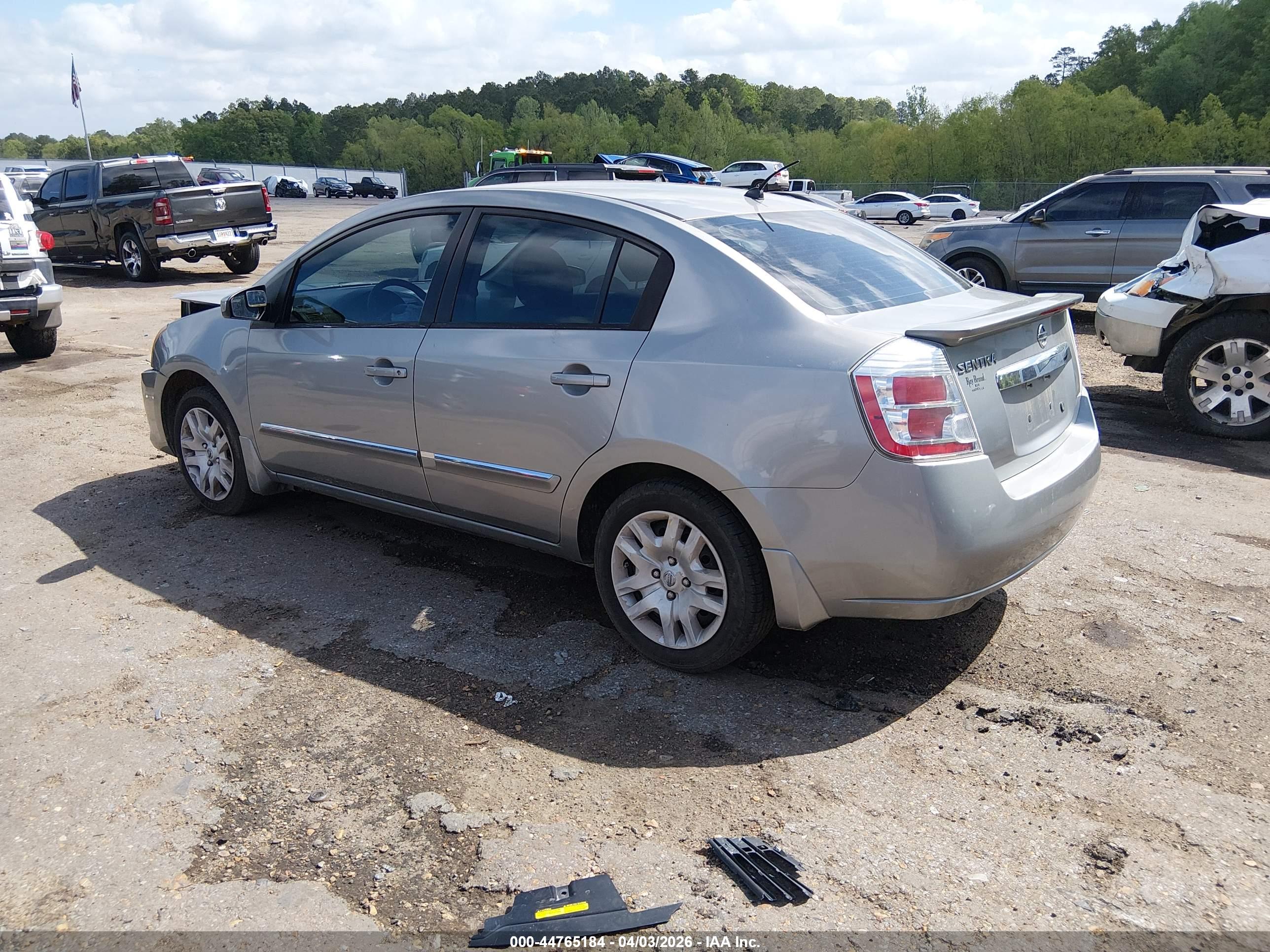 NISSAN SENTRA image 3