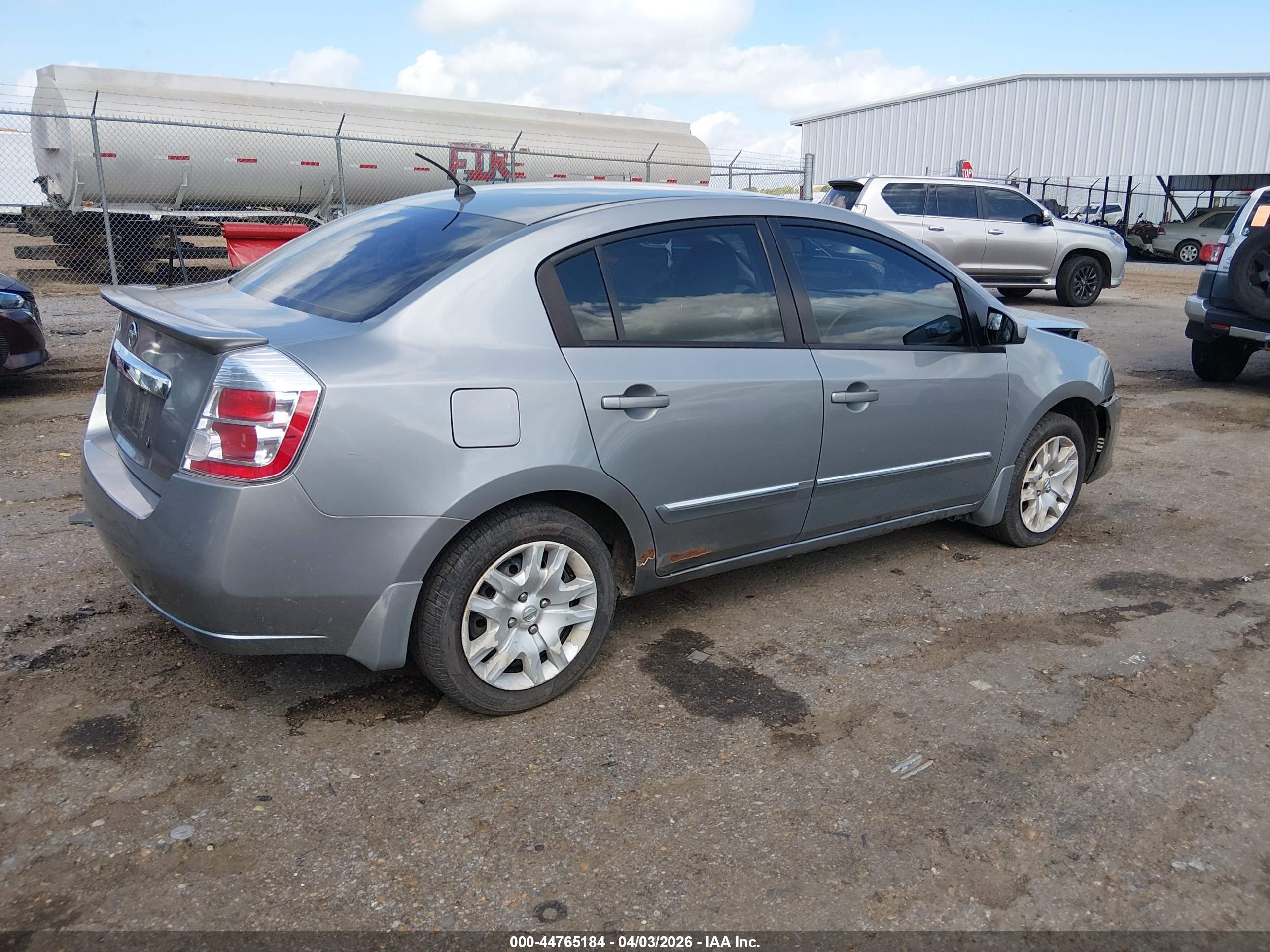 NISSAN SENTRA image 4