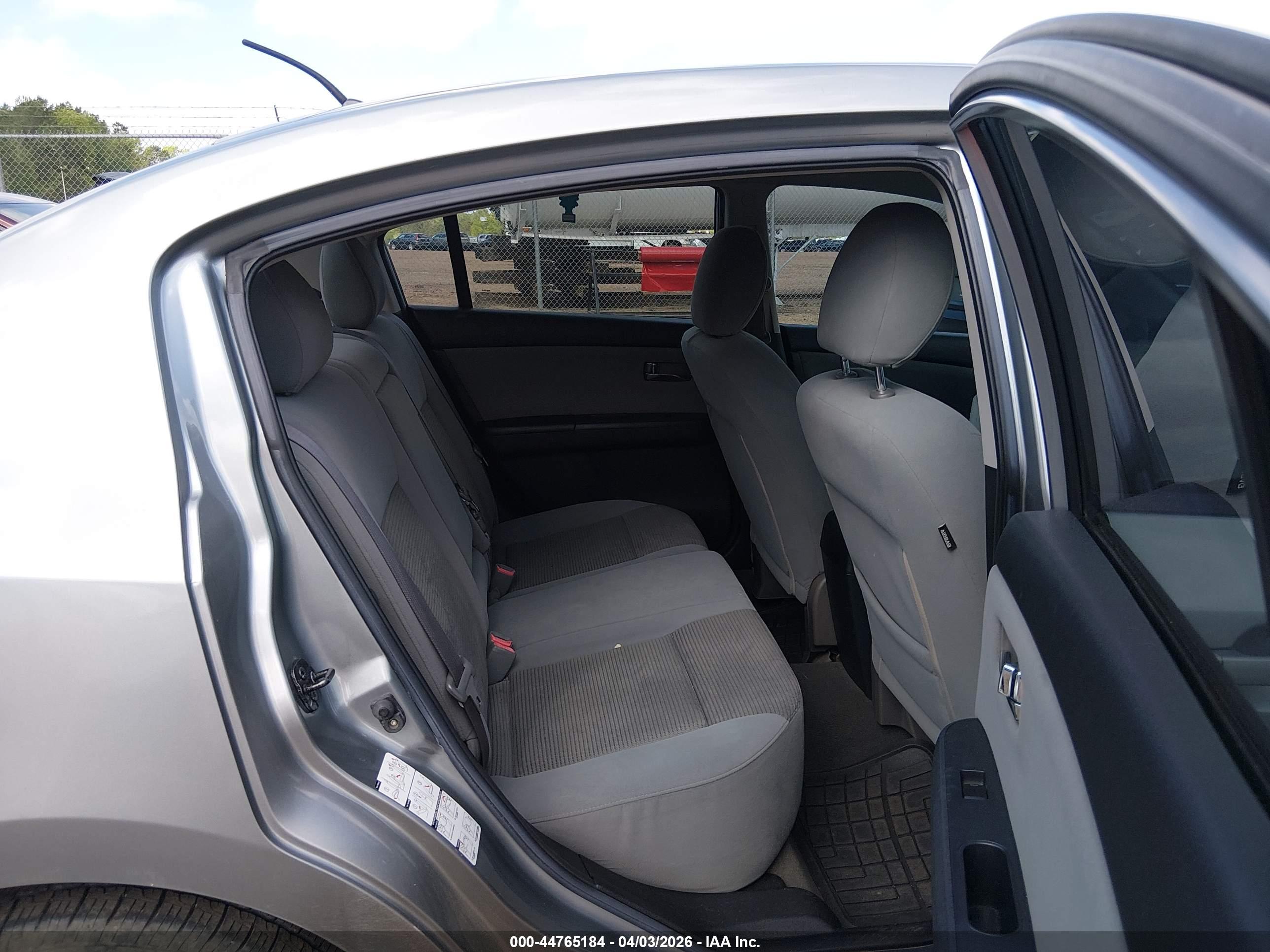 NISSAN SENTRA image 8
