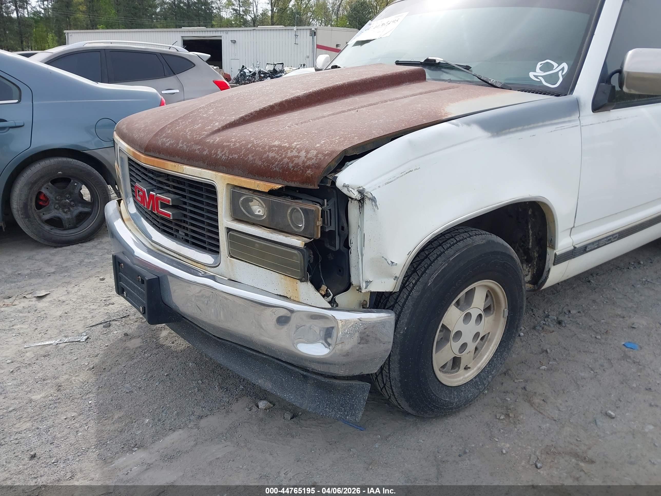 GMC SIERRA image 6