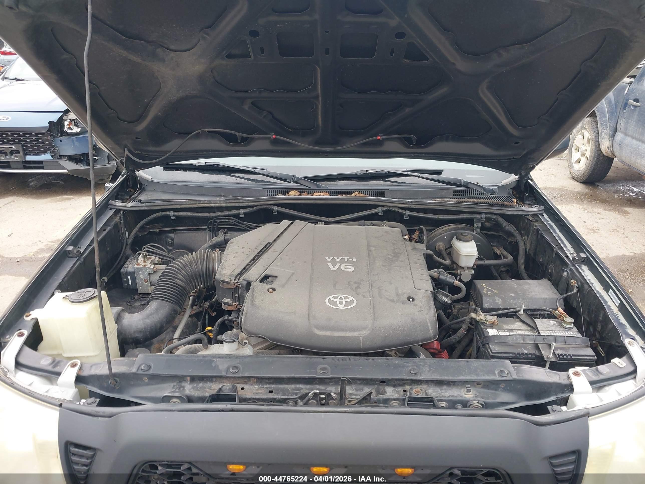 TOYOTA TACOMA image 10