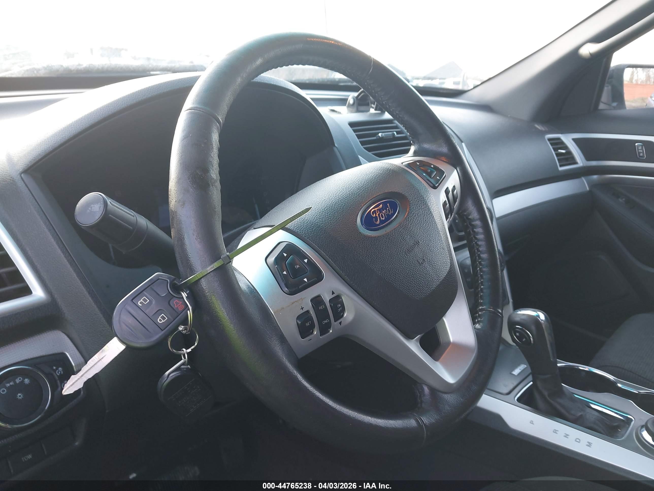 FORD EXPLORER image 11