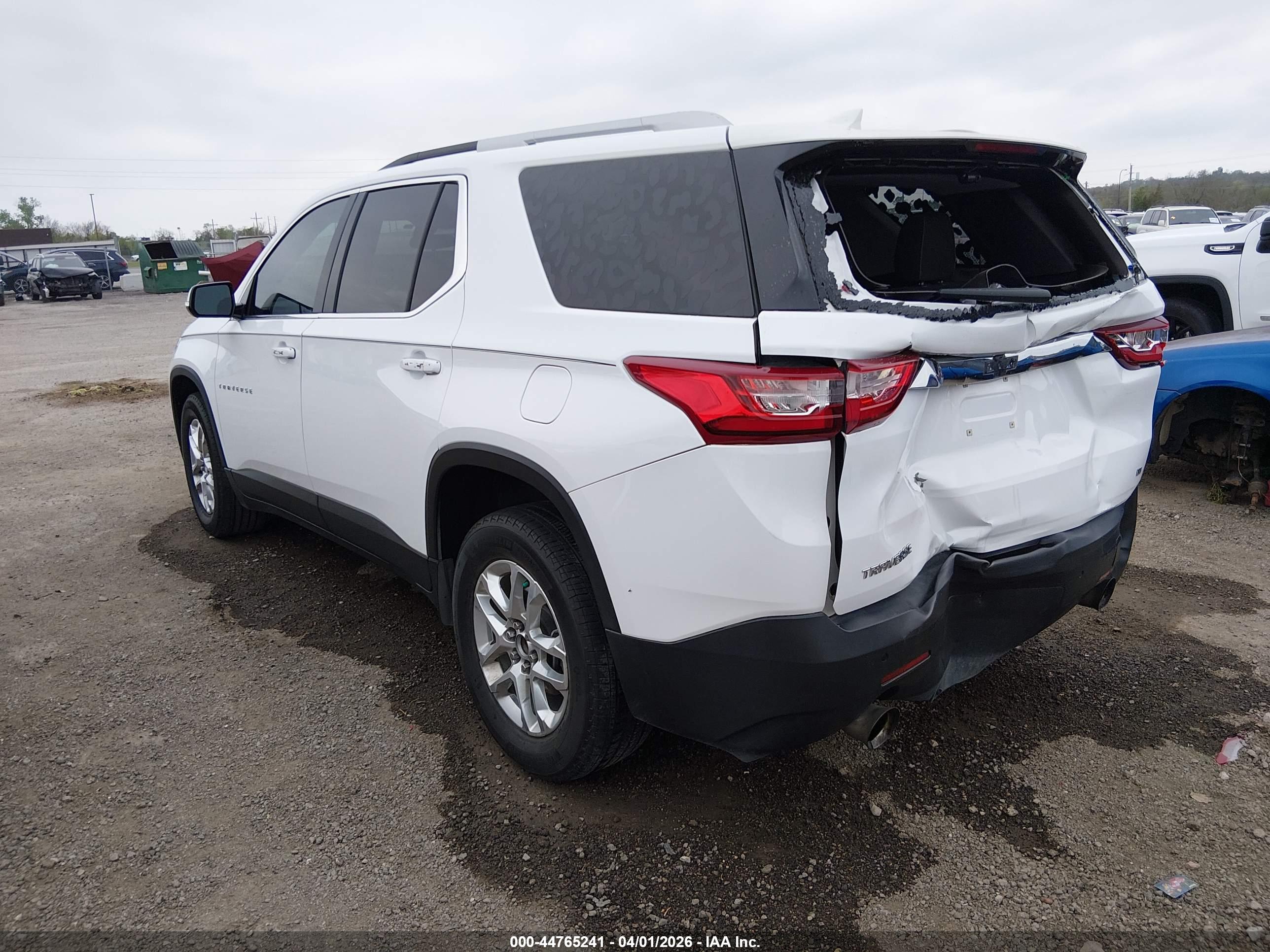 CHEVROLET TRAVERSE image 3