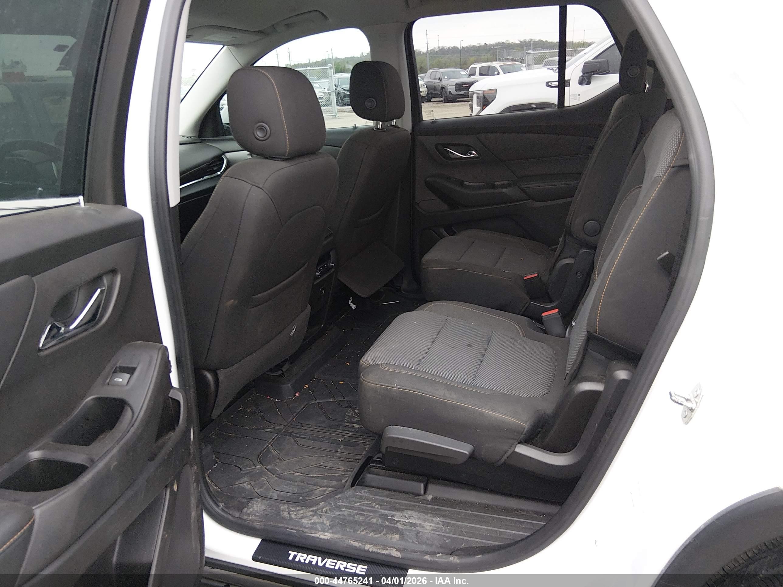 CHEVROLET TRAVERSE image 8