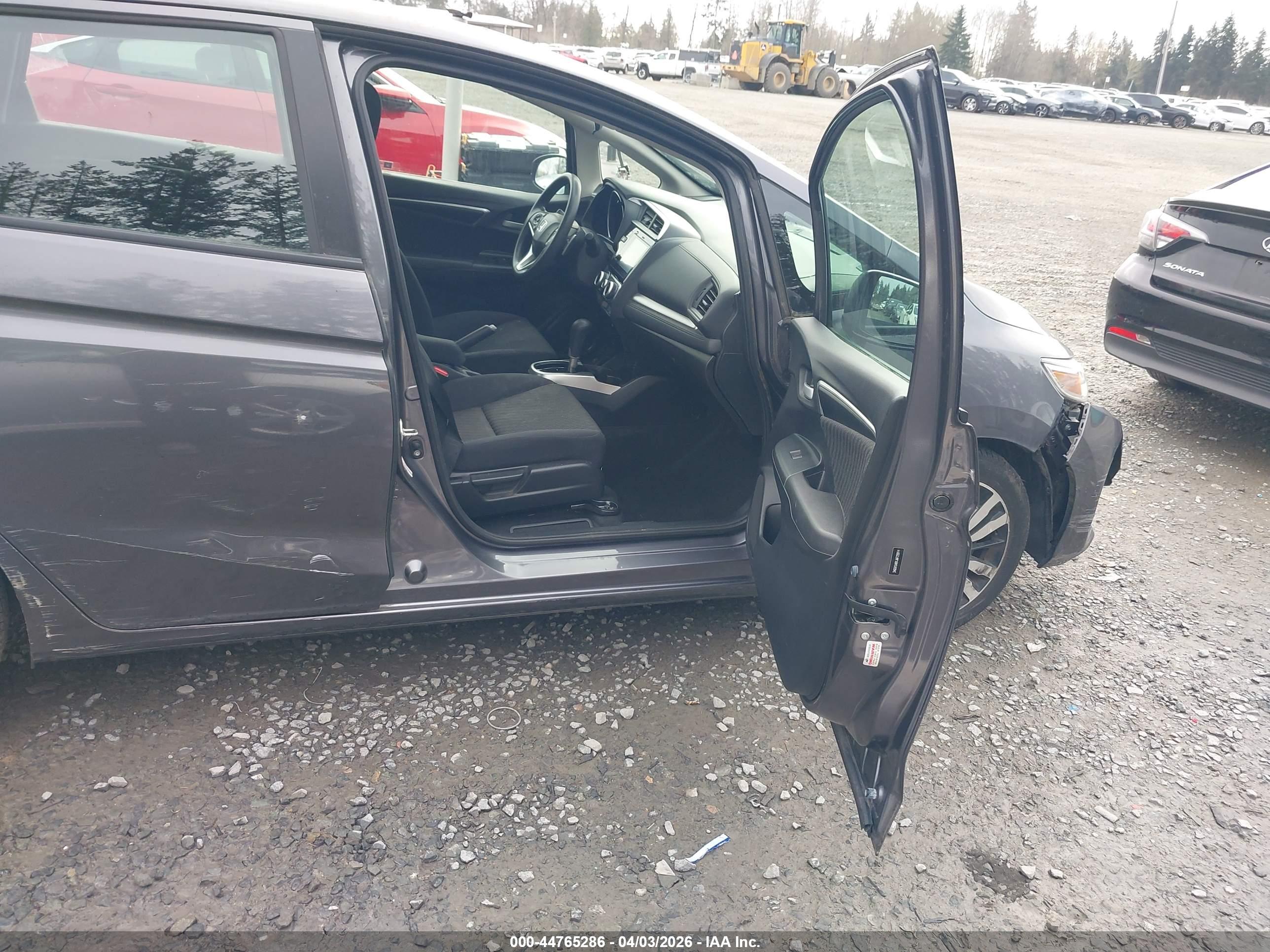 HONDA FIT image 5