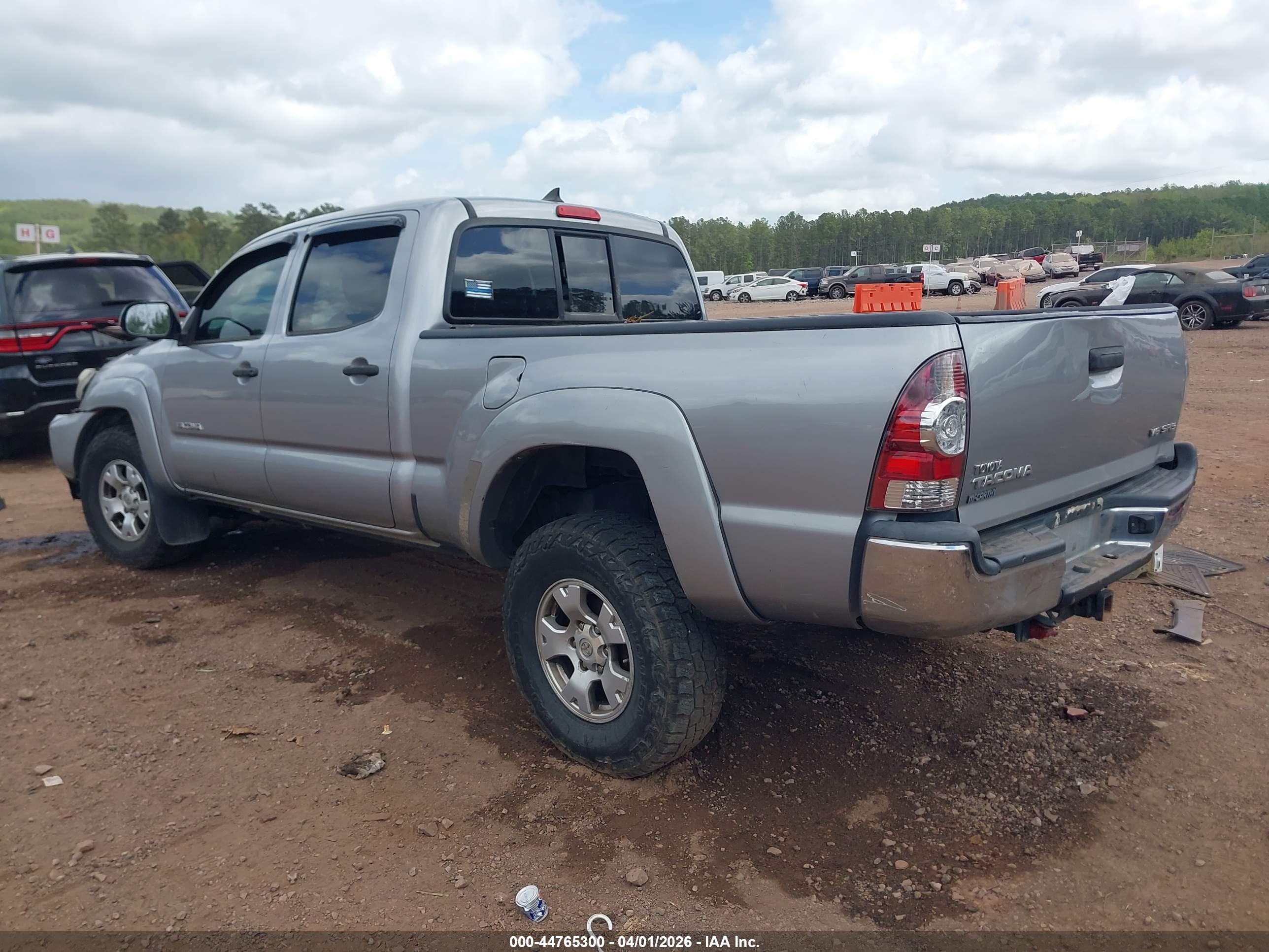 TOYOTA TACOMA image 3