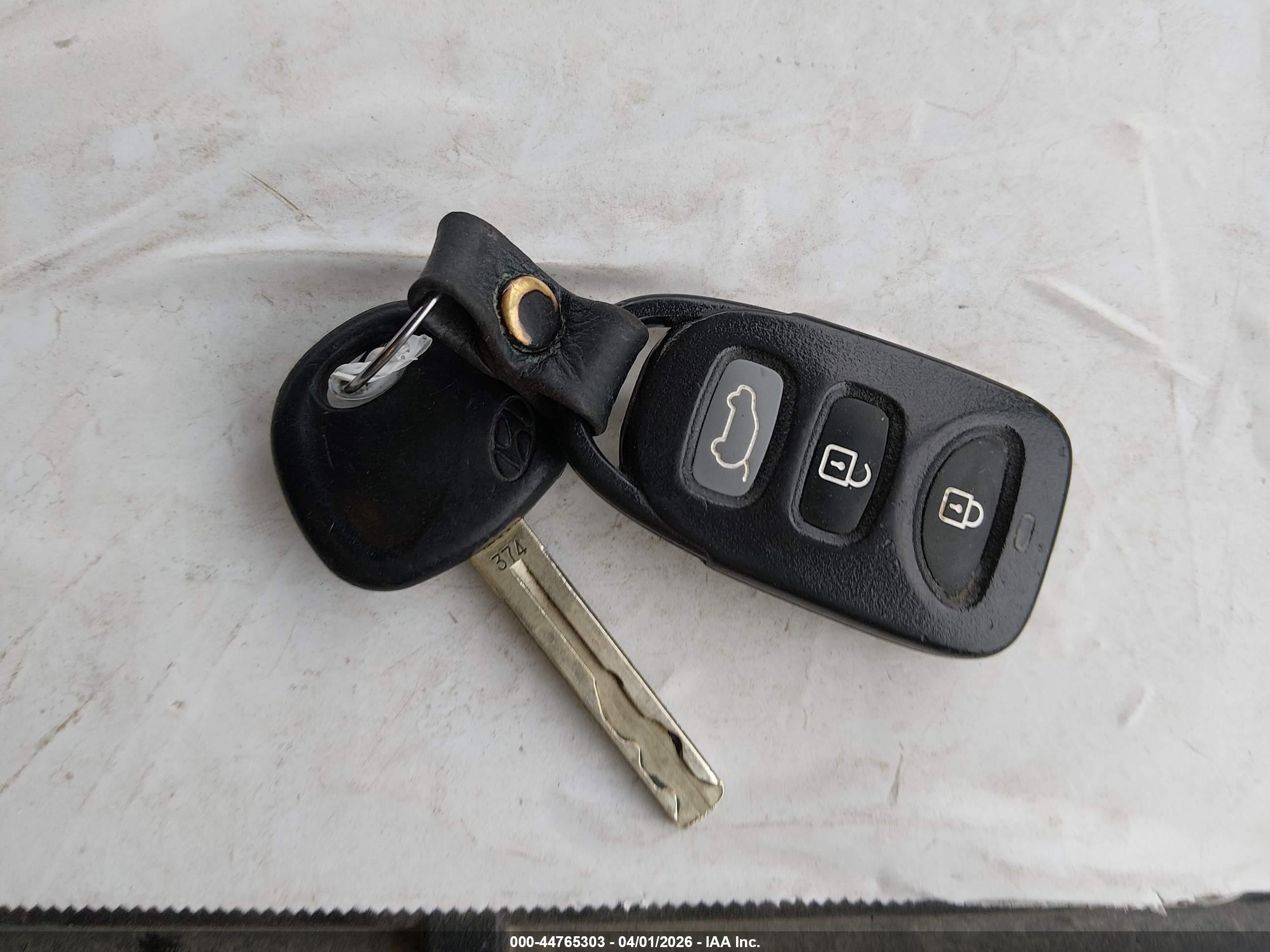HYUNDAI ELANTRA image 11