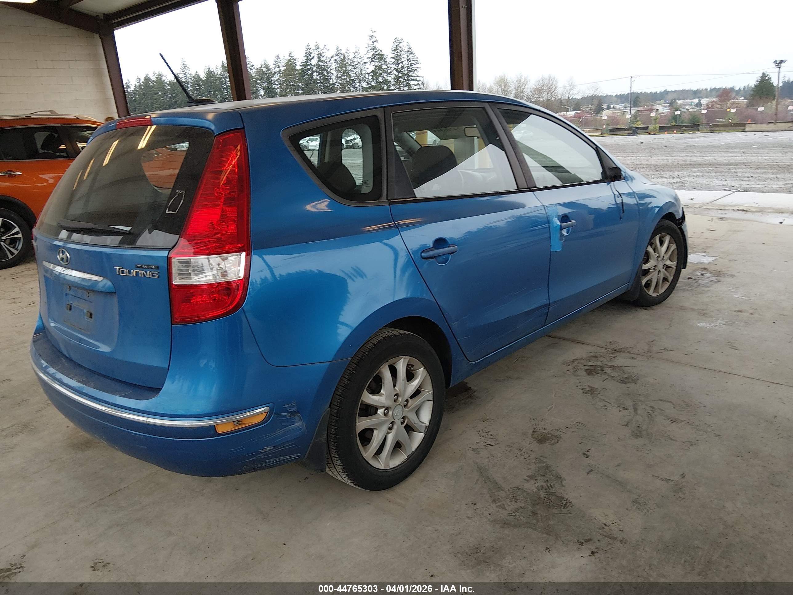 HYUNDAI ELANTRA image 4