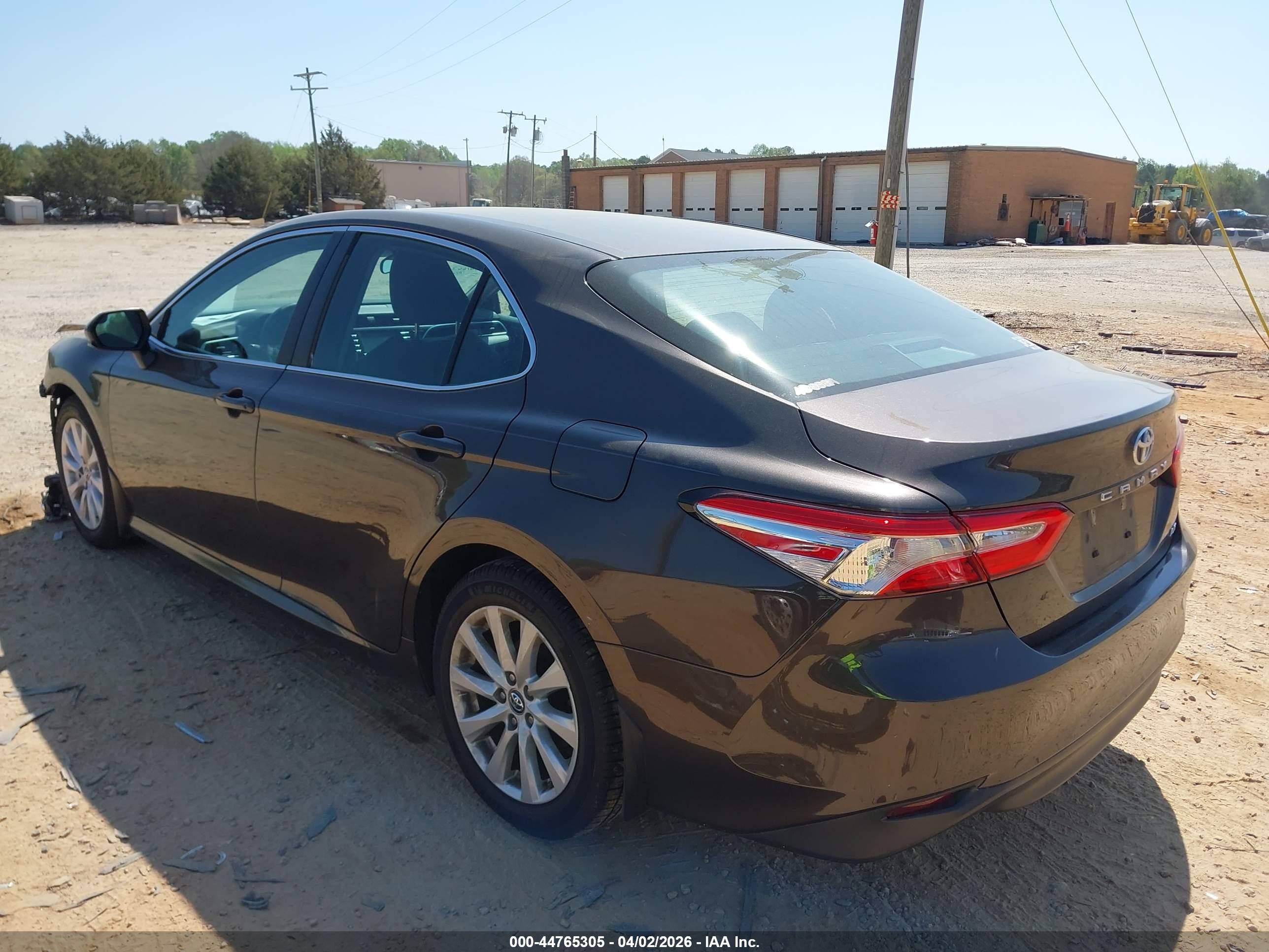 TOYOTA CAMRY image 3