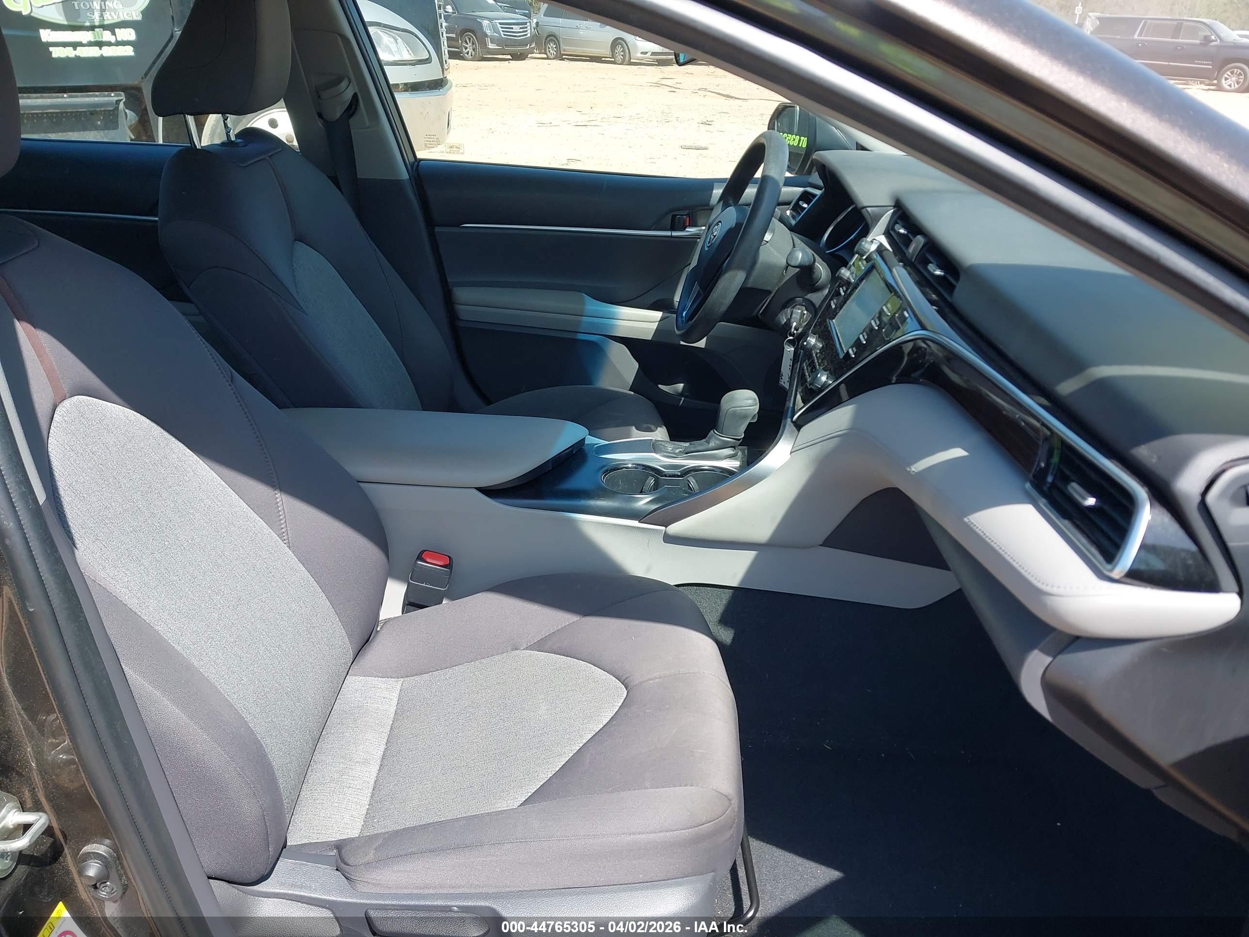 TOYOTA CAMRY image 5