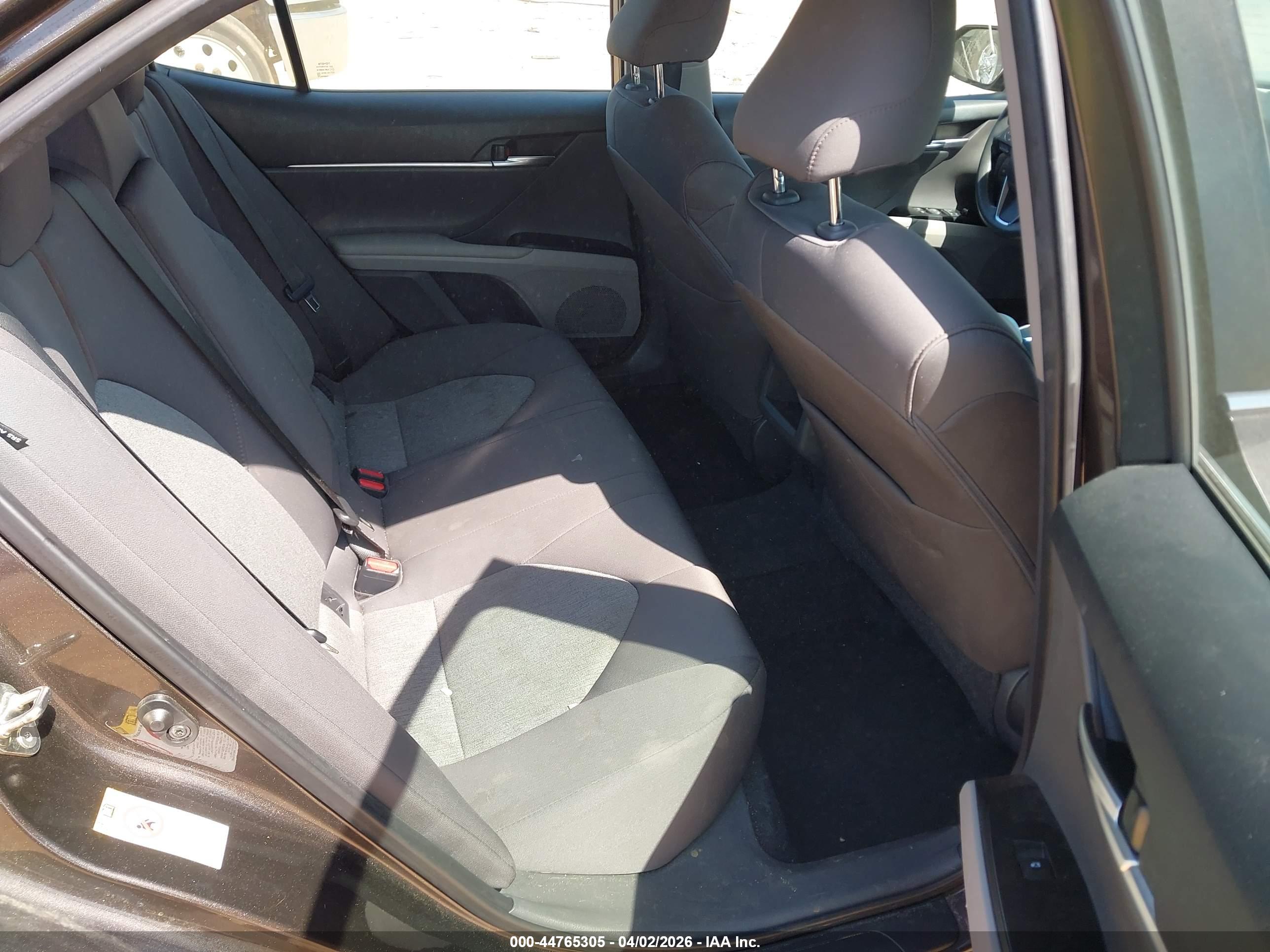 TOYOTA CAMRY image 8