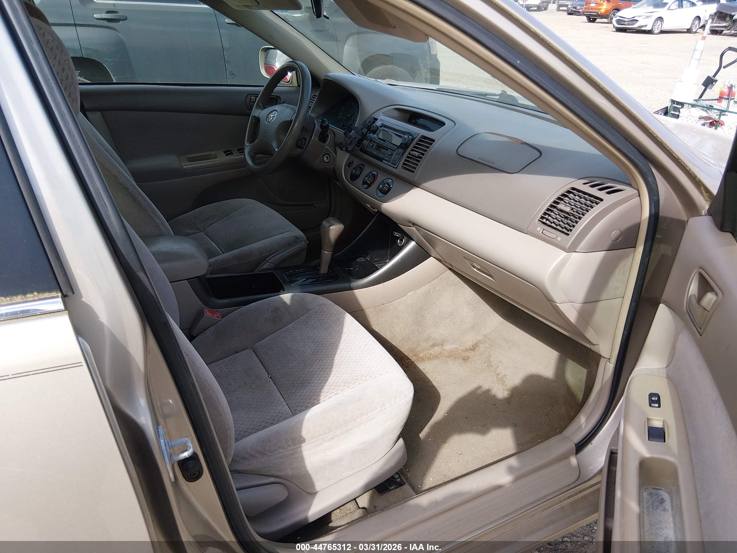 TOYOTA CAMRY image 5
