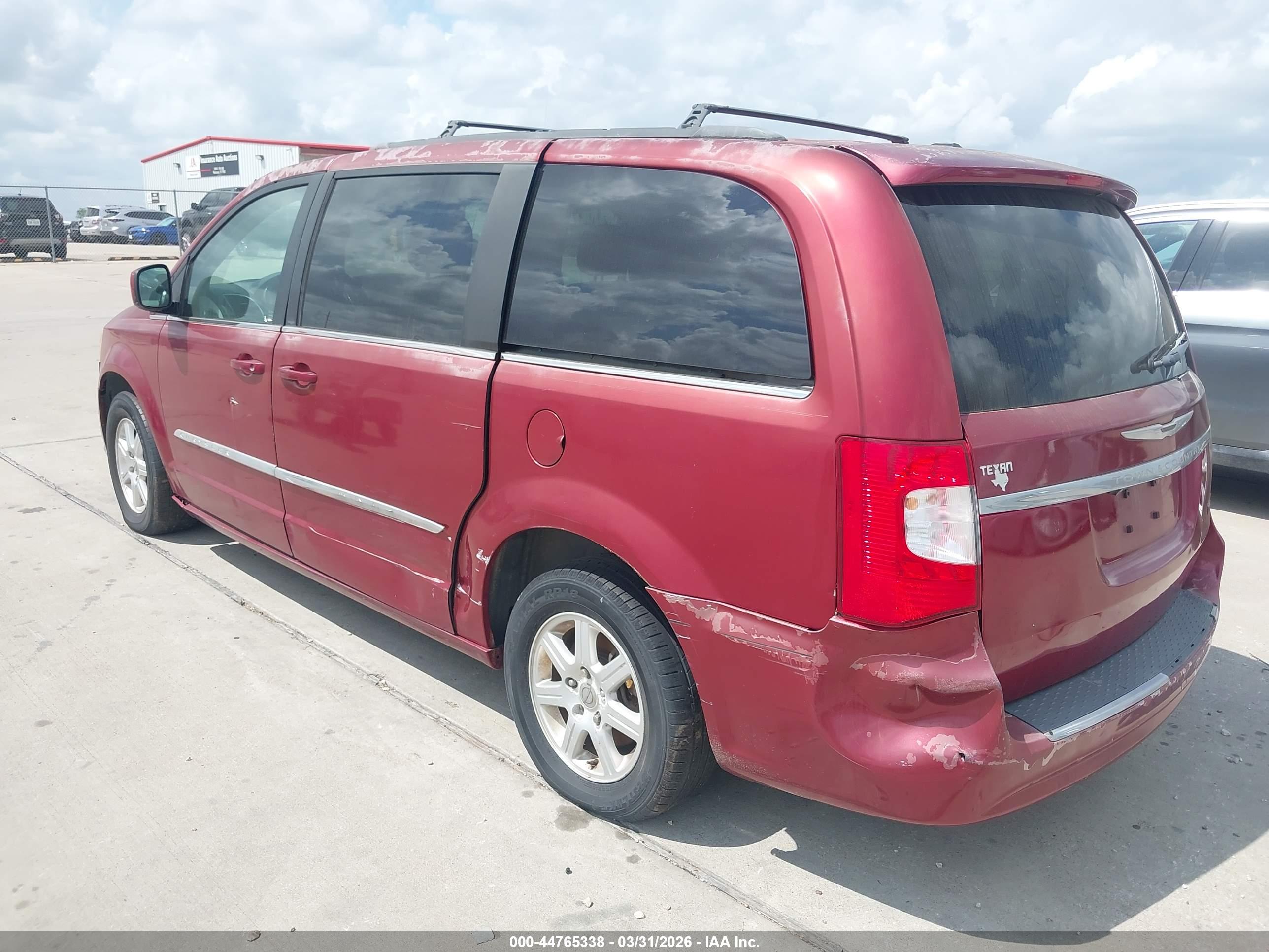 CHRYSLER TOWN image 3
