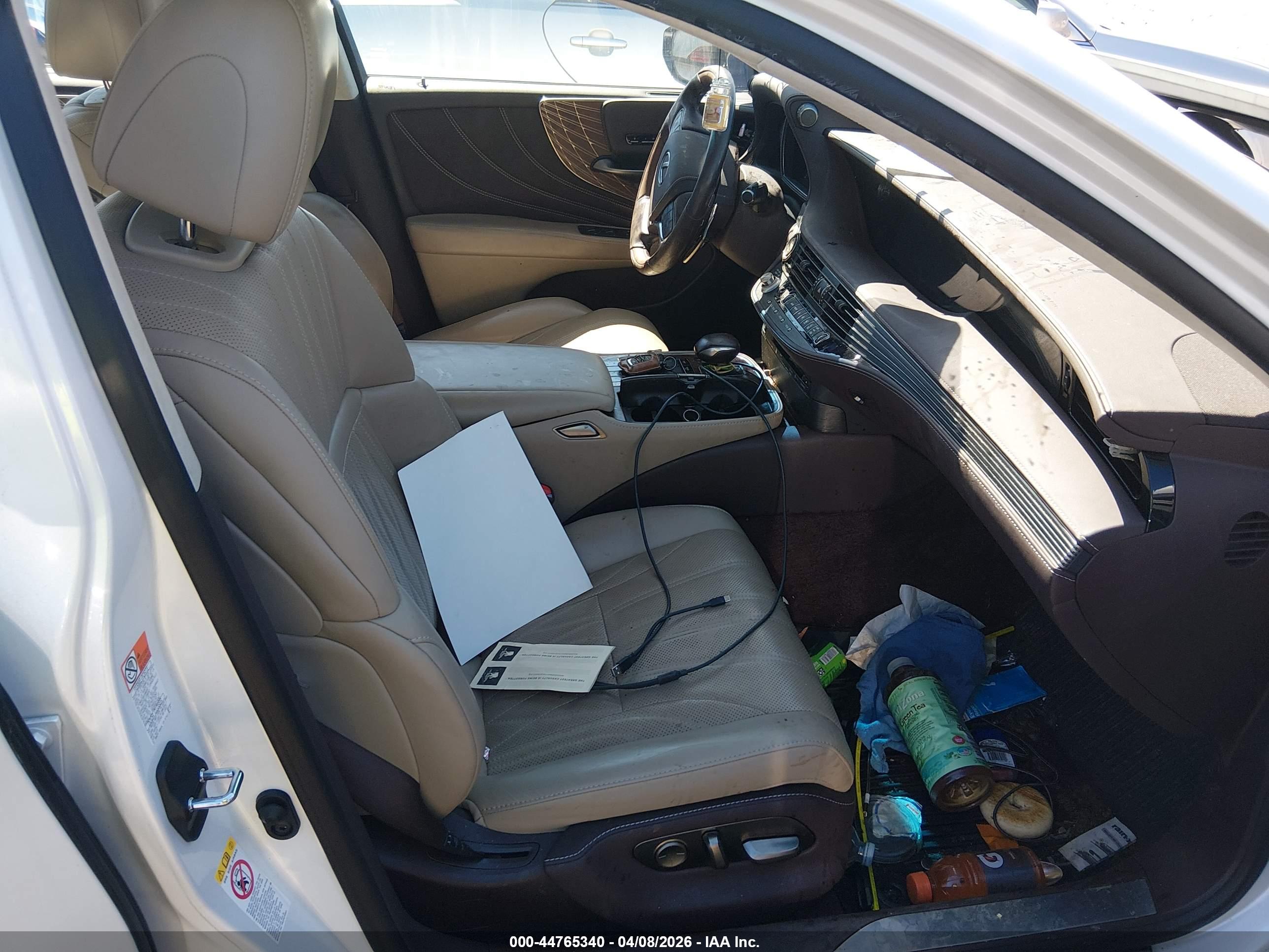 LEXUS LS image 5