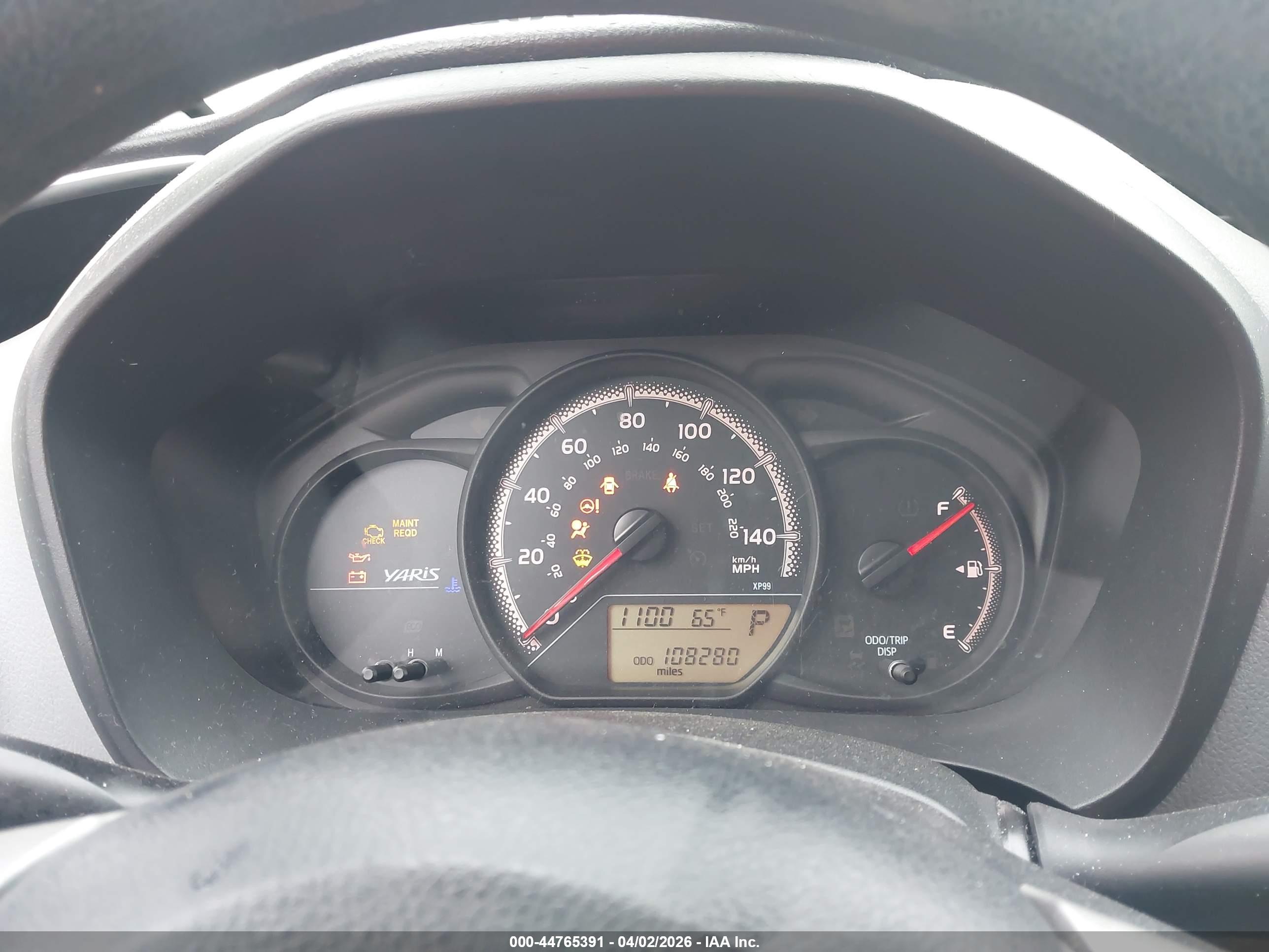 TOYOTA YARIS image 7