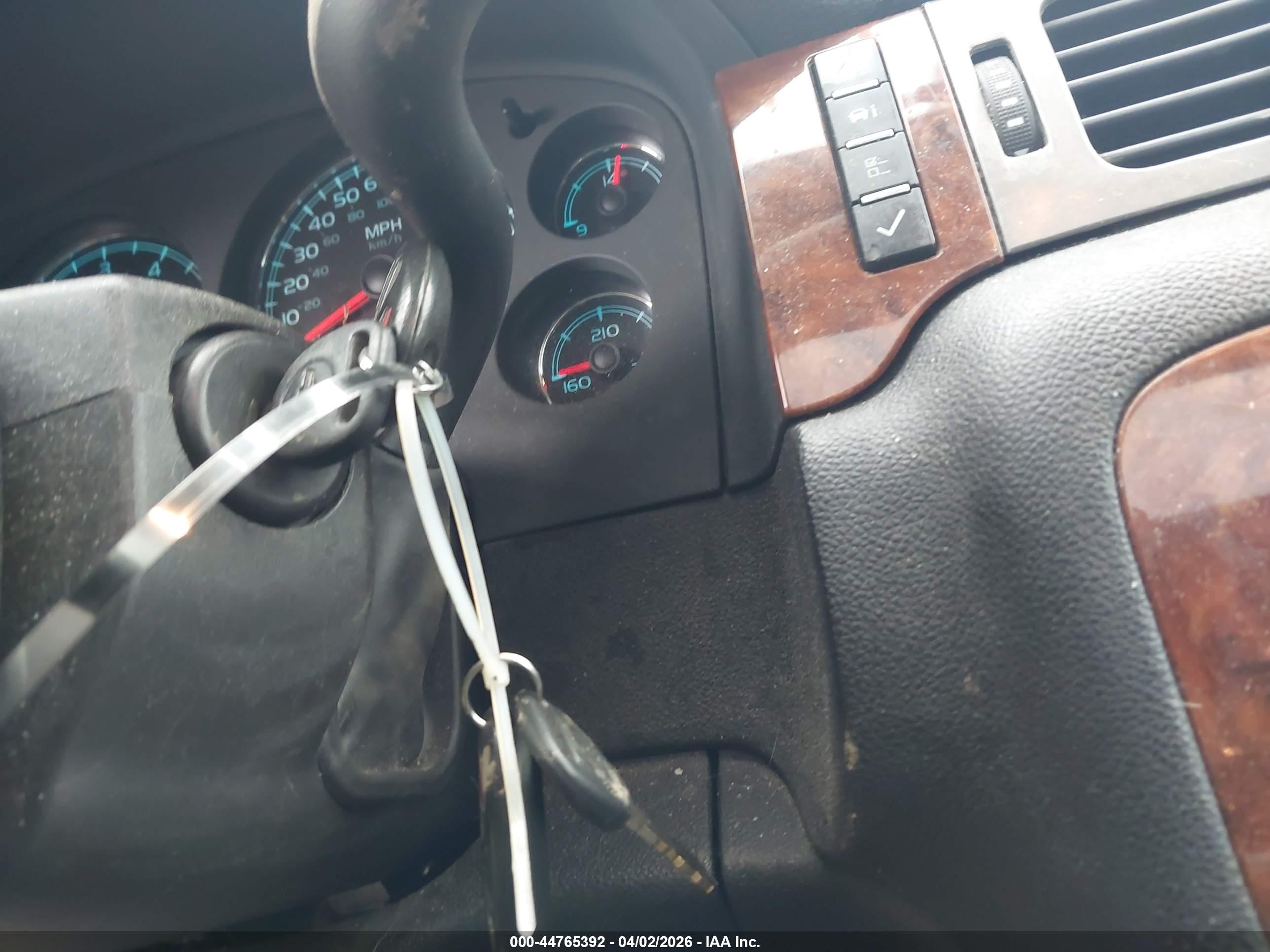 CHEVROLET SUBURBAN image 11
