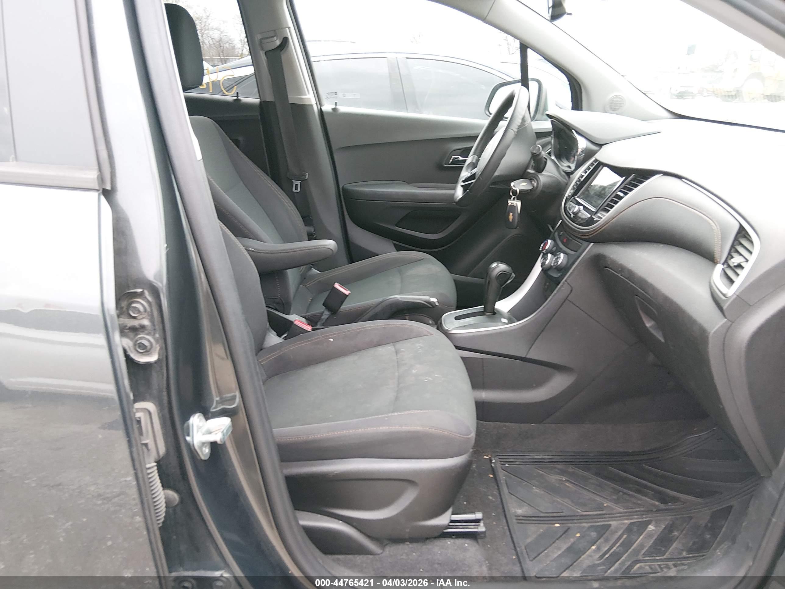 CHEVROLET TRAX image 5