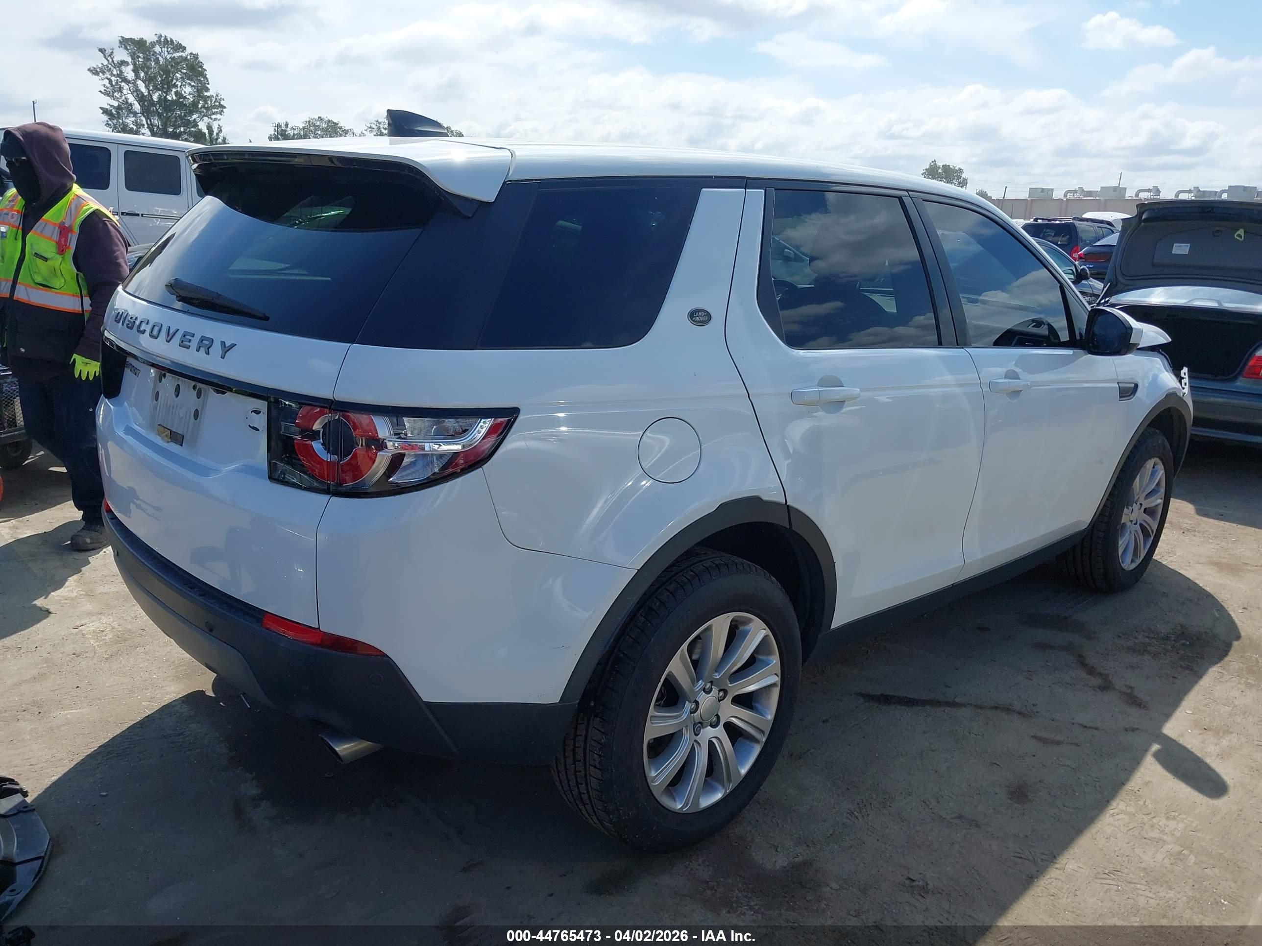 LAND ROVER image 4