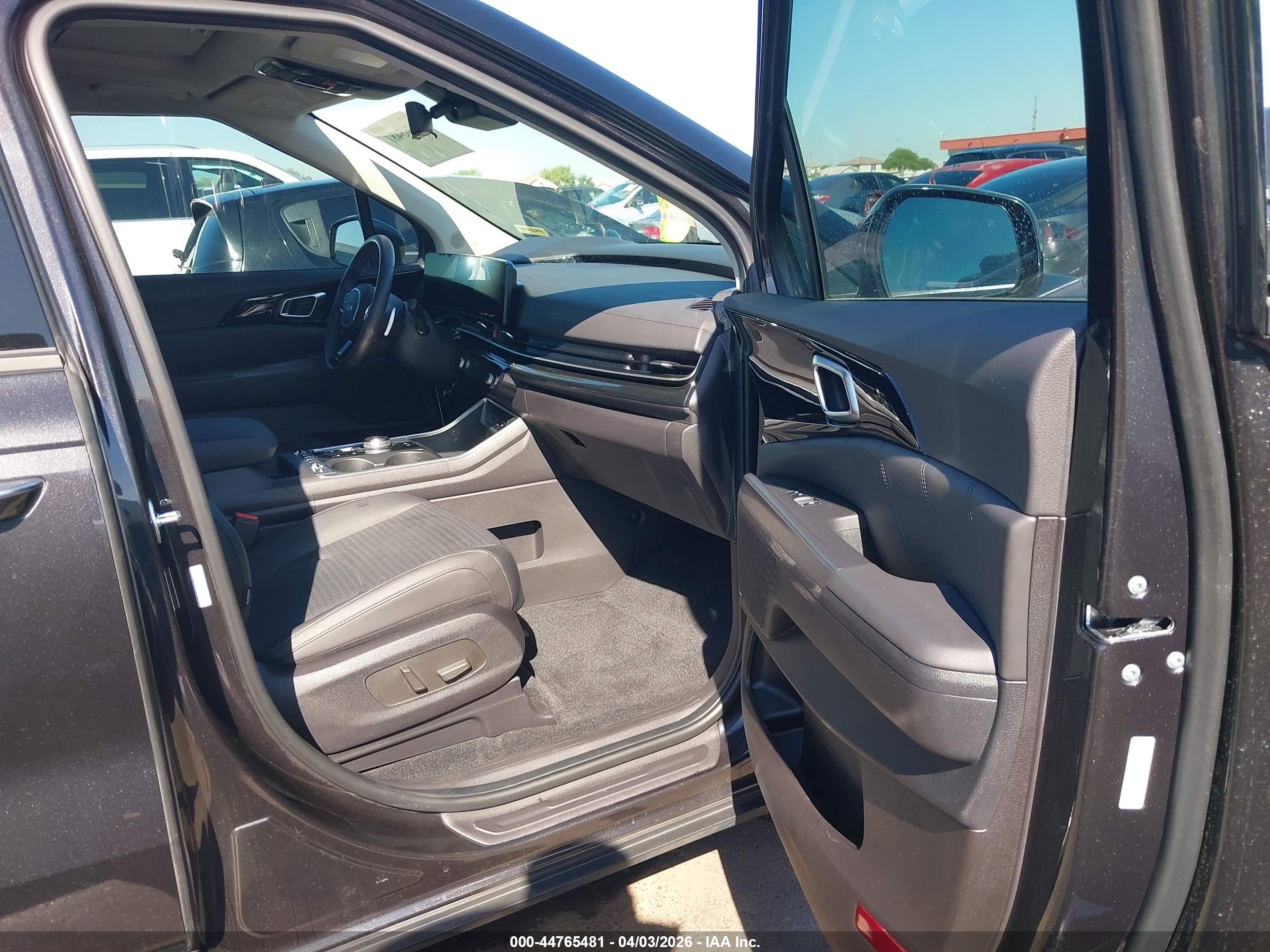 KIA CARNIVAL image 5