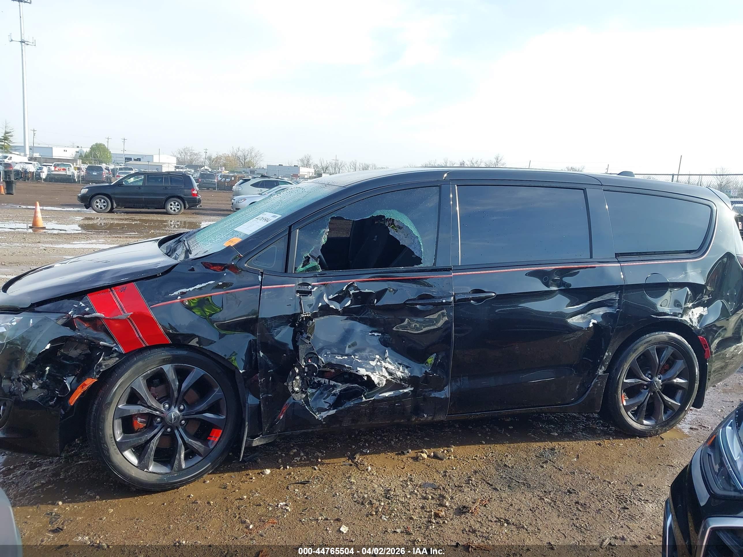 CHRYSLER PACIFICA image 6