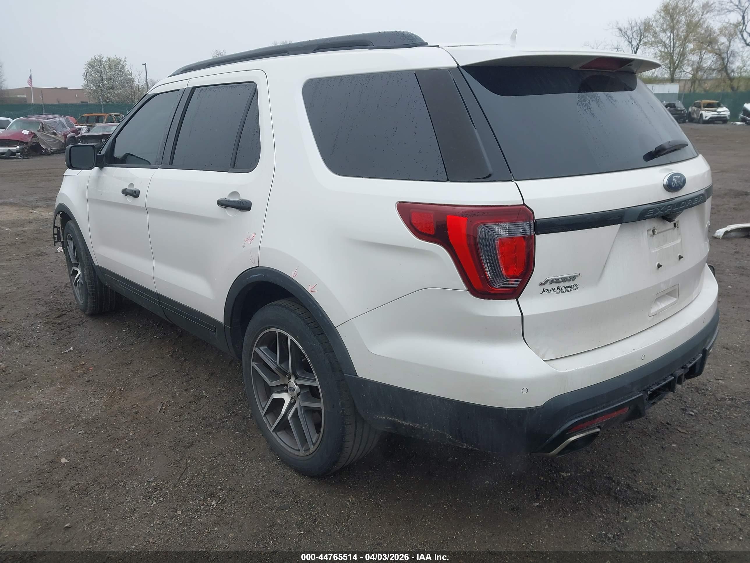 FORD EXPLORER image 3
