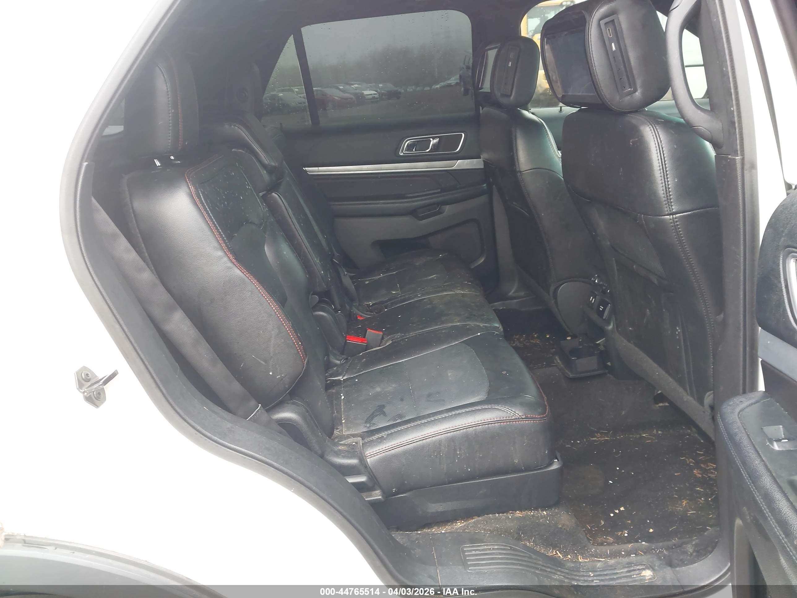 FORD EXPLORER image 8