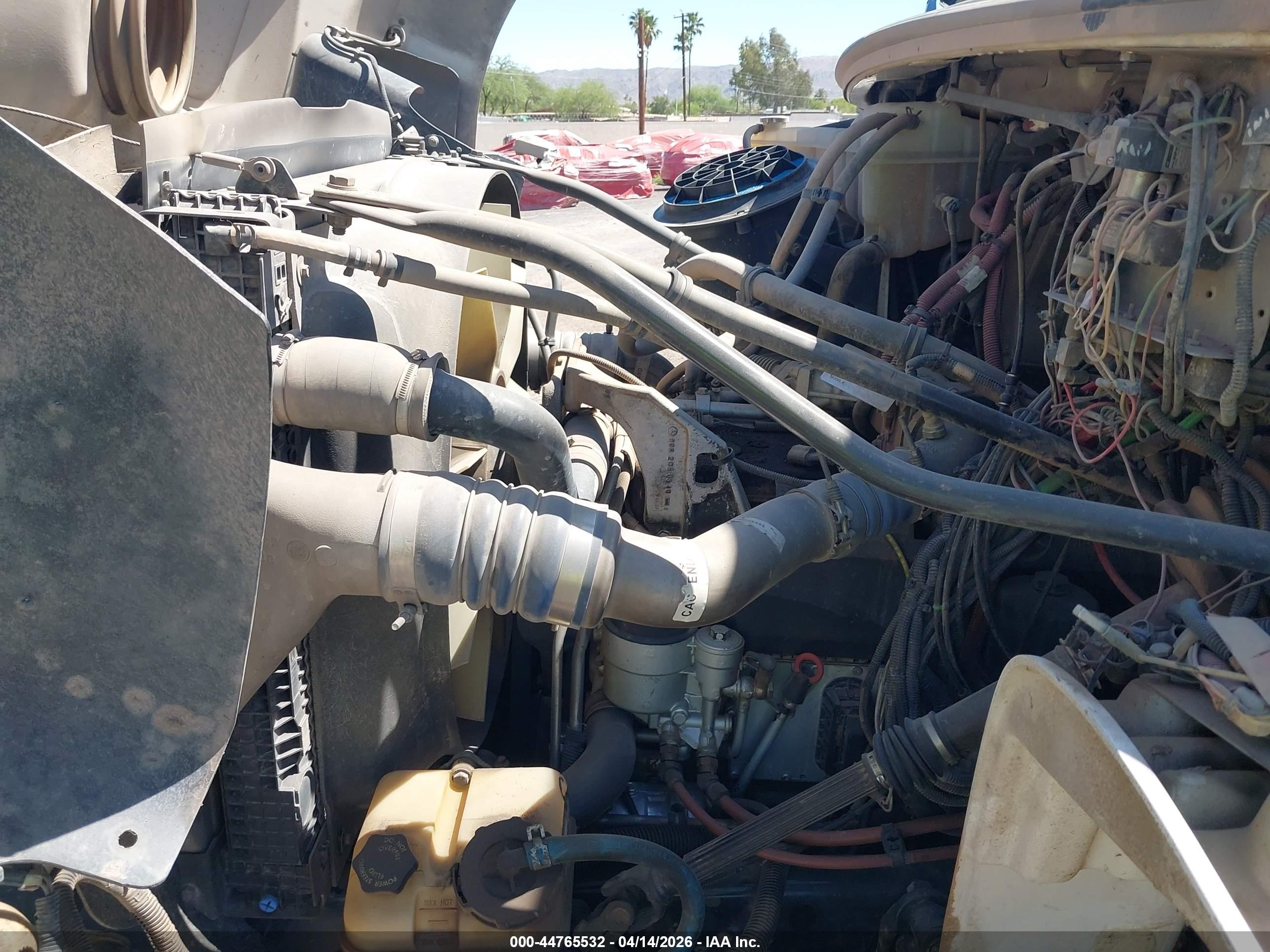 FREIGHTLINER M2 image 10