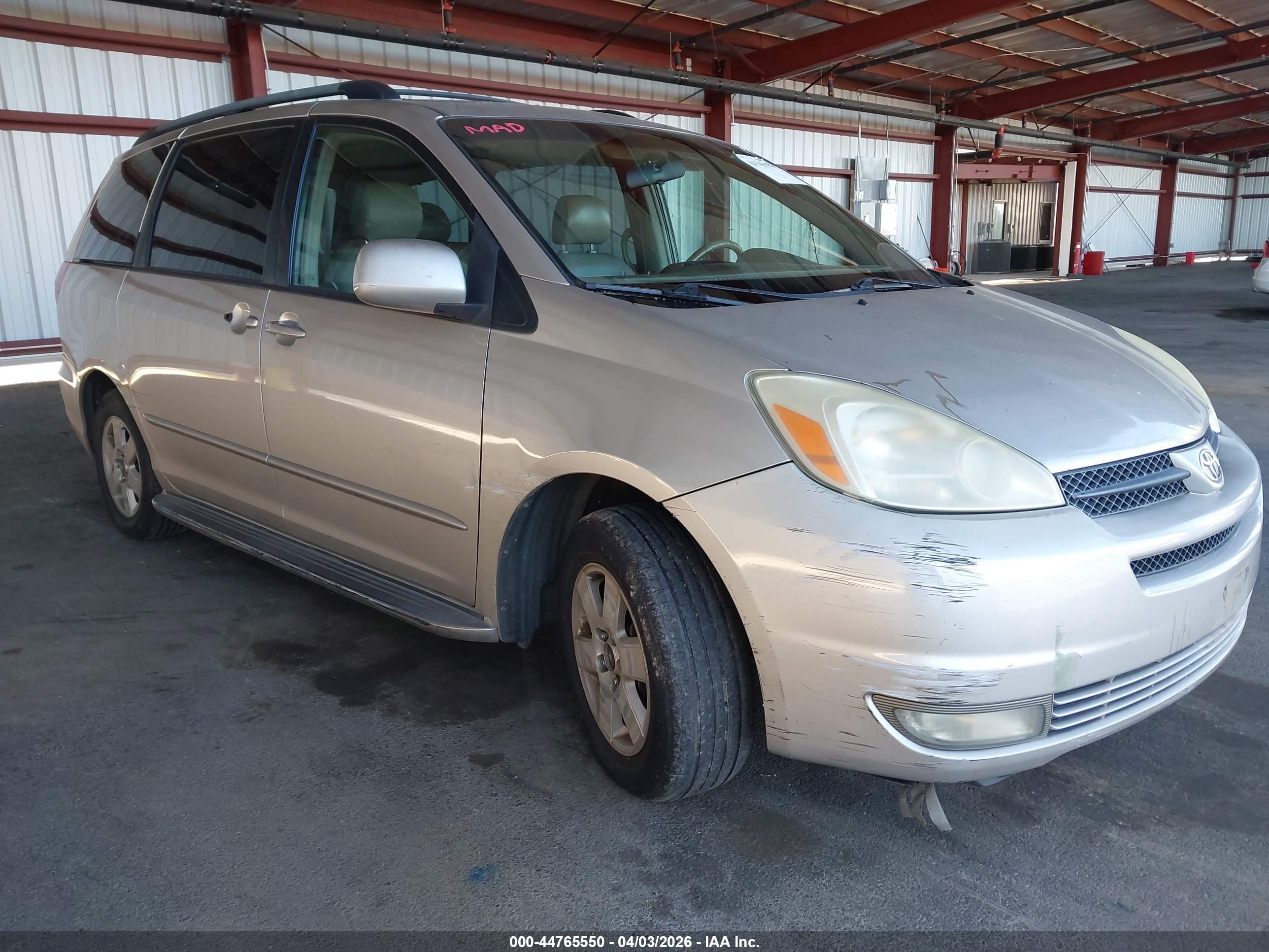 TOYOTA SIENNA image 6