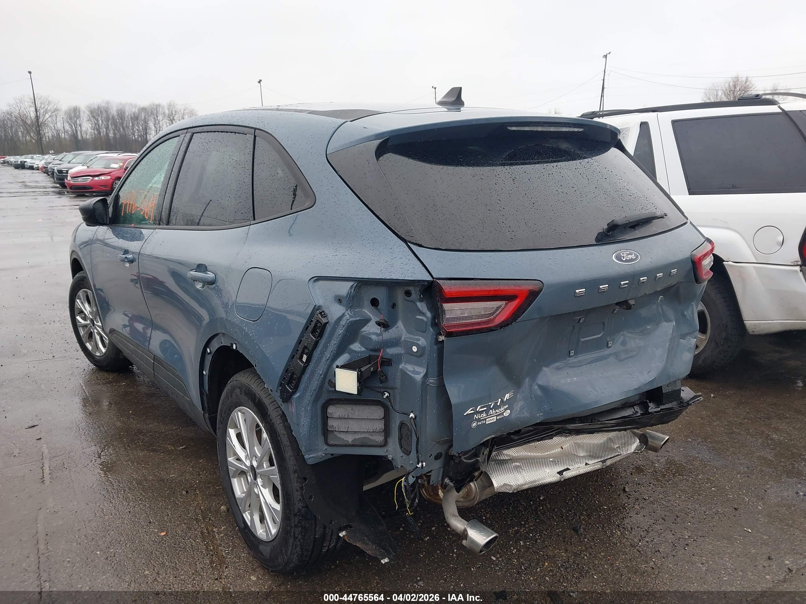 FORD ESCAPE image 3