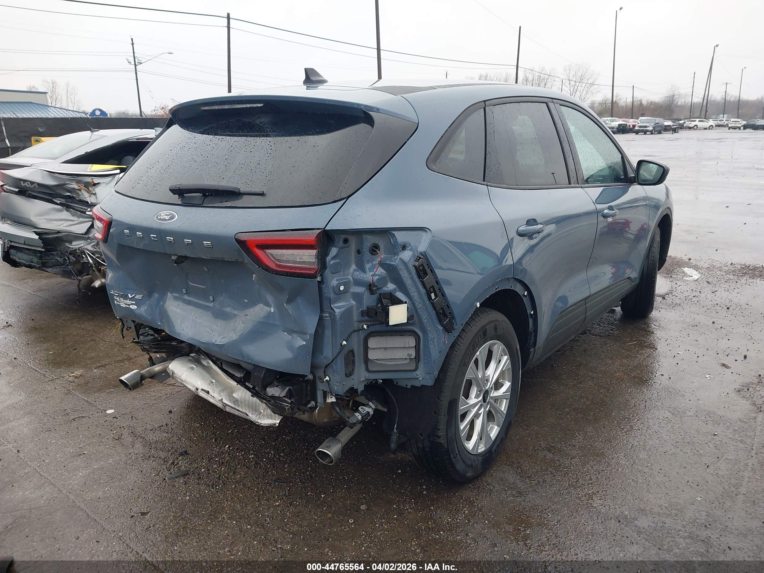 FORD ESCAPE image 4