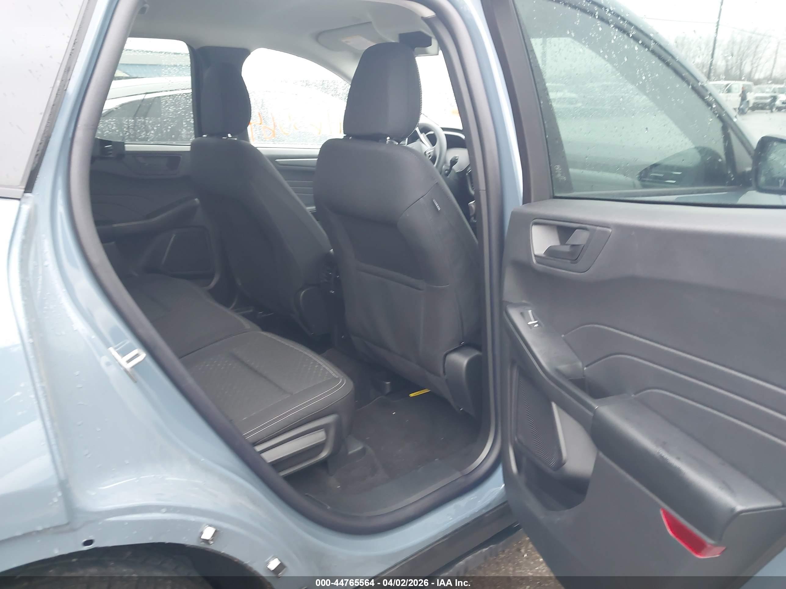 FORD ESCAPE image 8