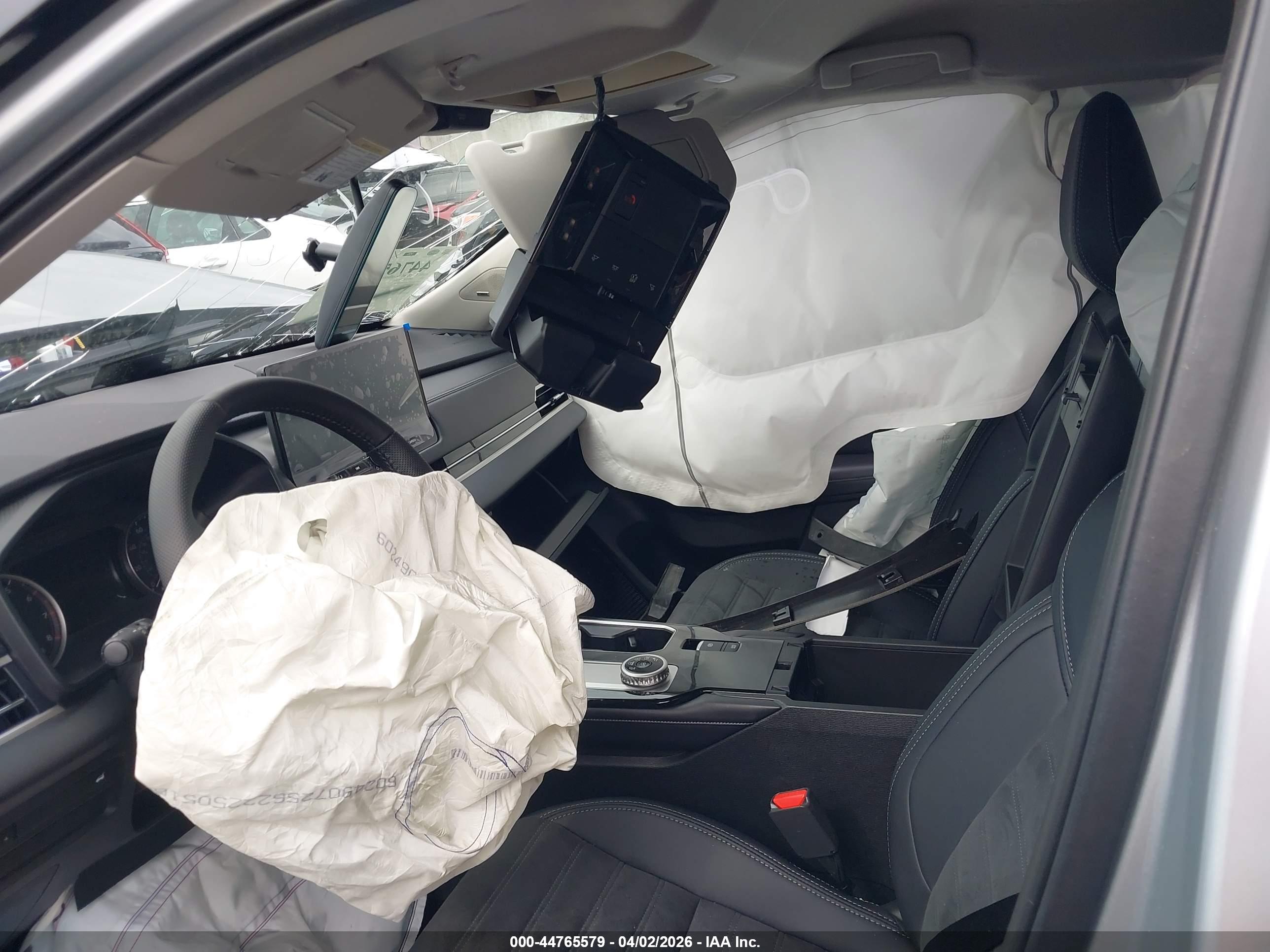 MITSUBISHI OUTLANDER image 5
