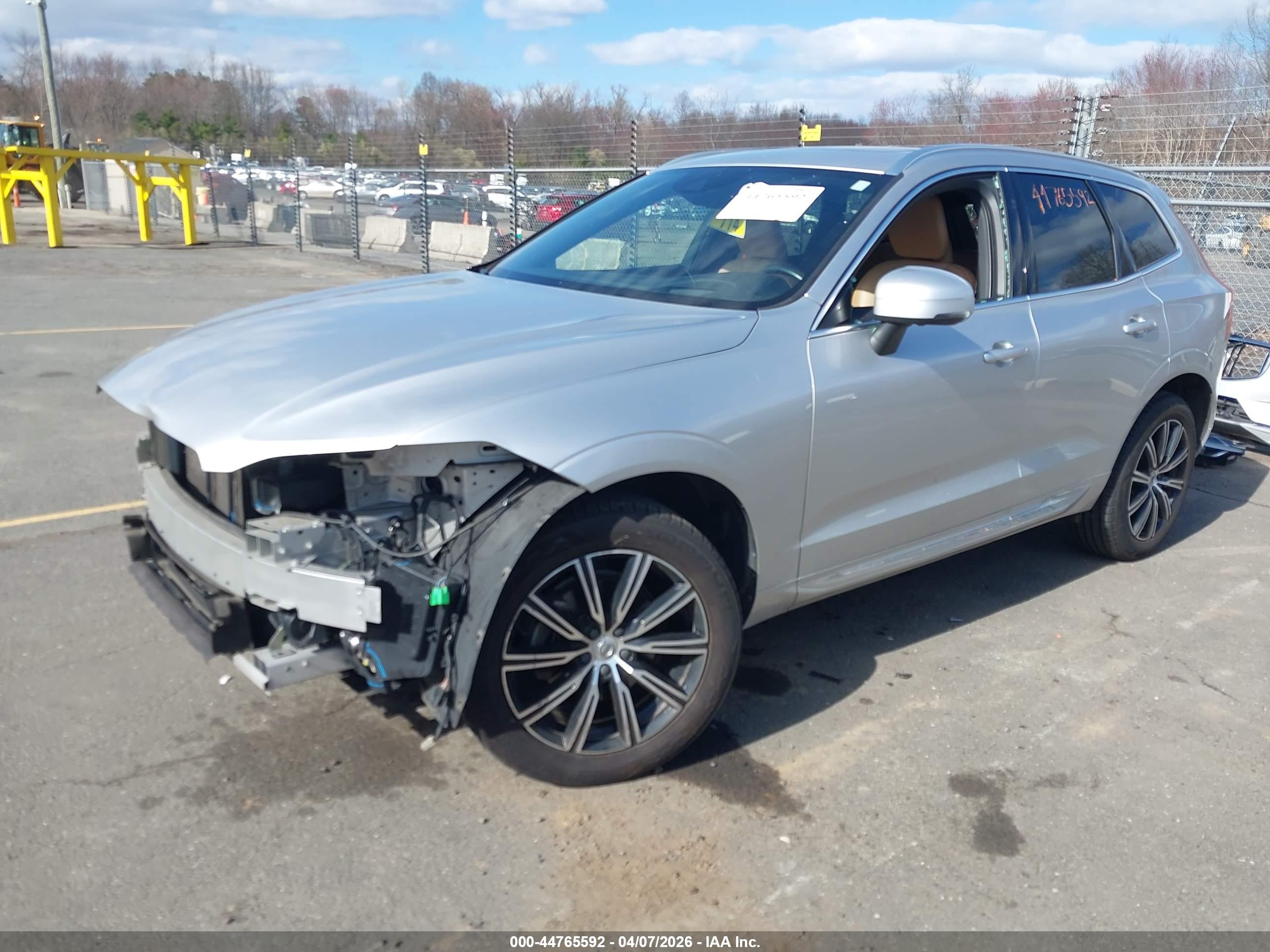 VOLVO XC60 image 2