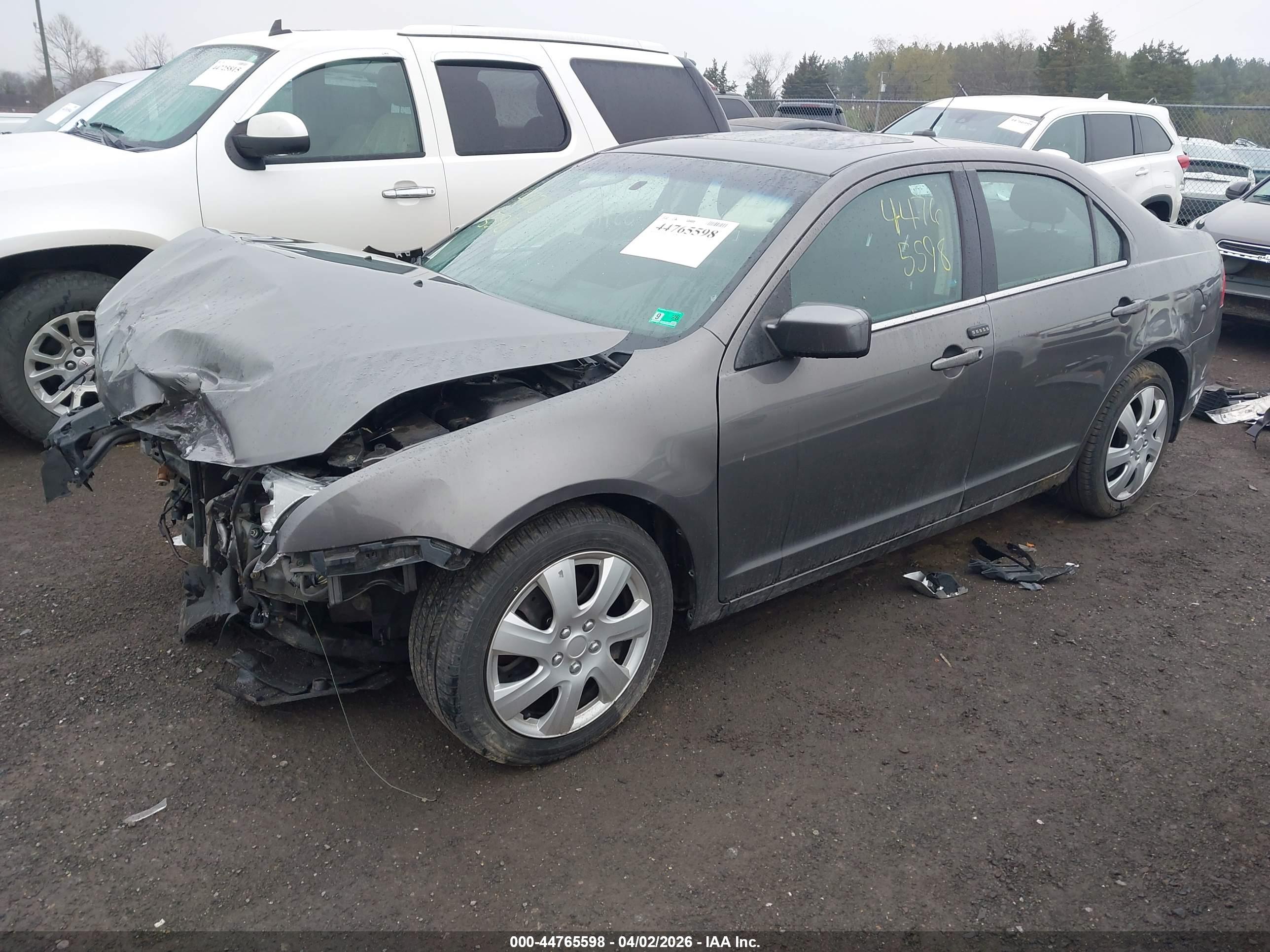 FORD FUSION image 2